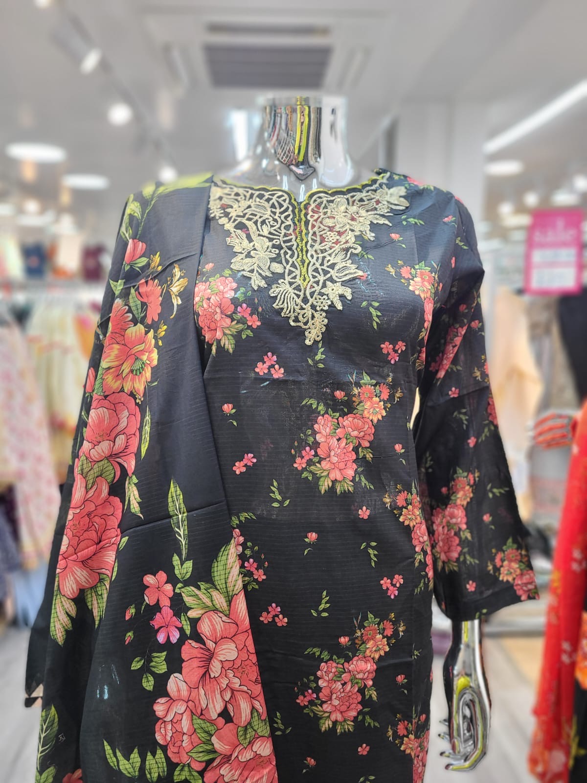 M print inspired 3 piece luxury lawn_81042 Pakistani ladies suit B202