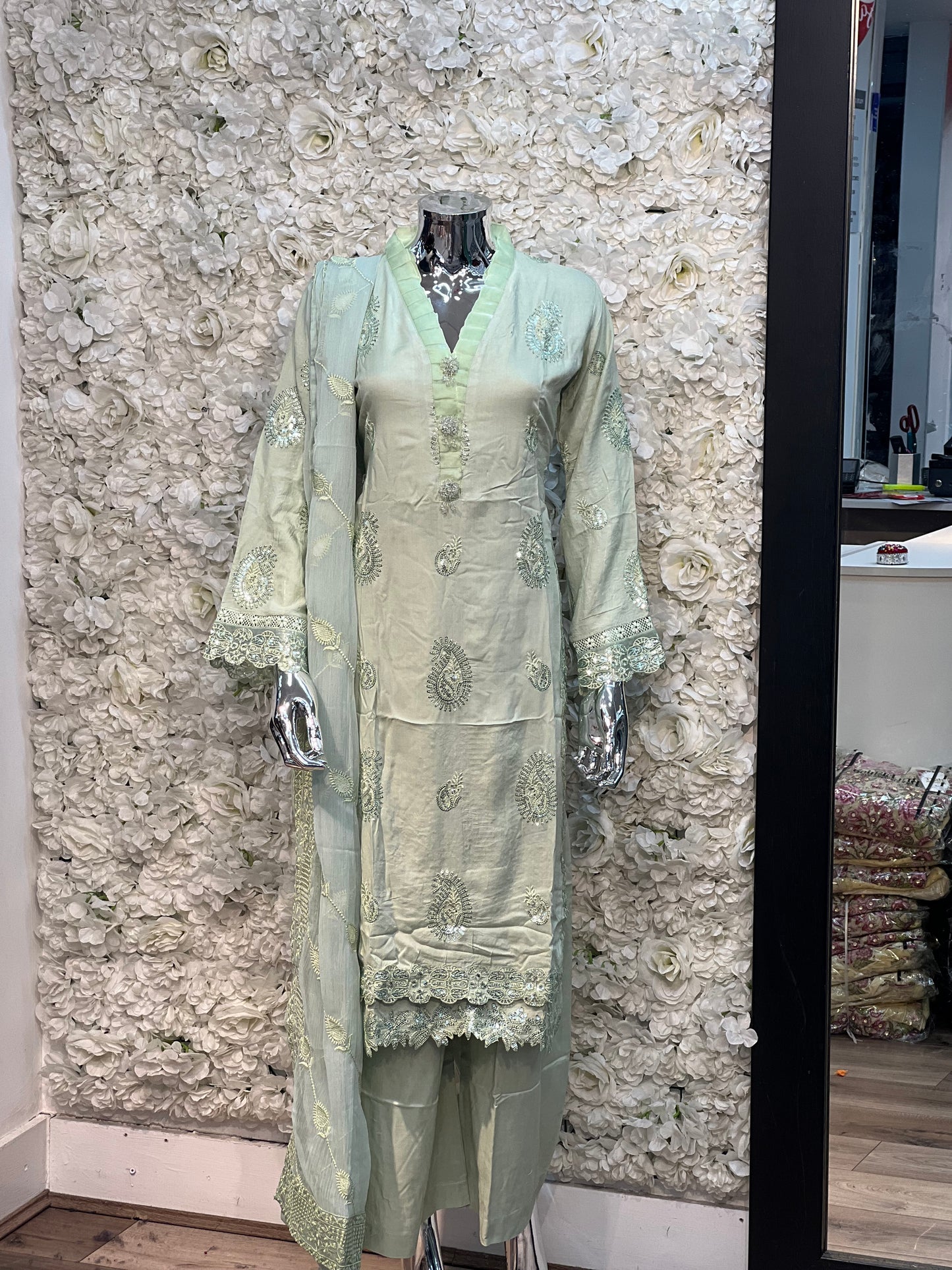 Brit 3 piece Viscose_6056 ladies suit mint B32