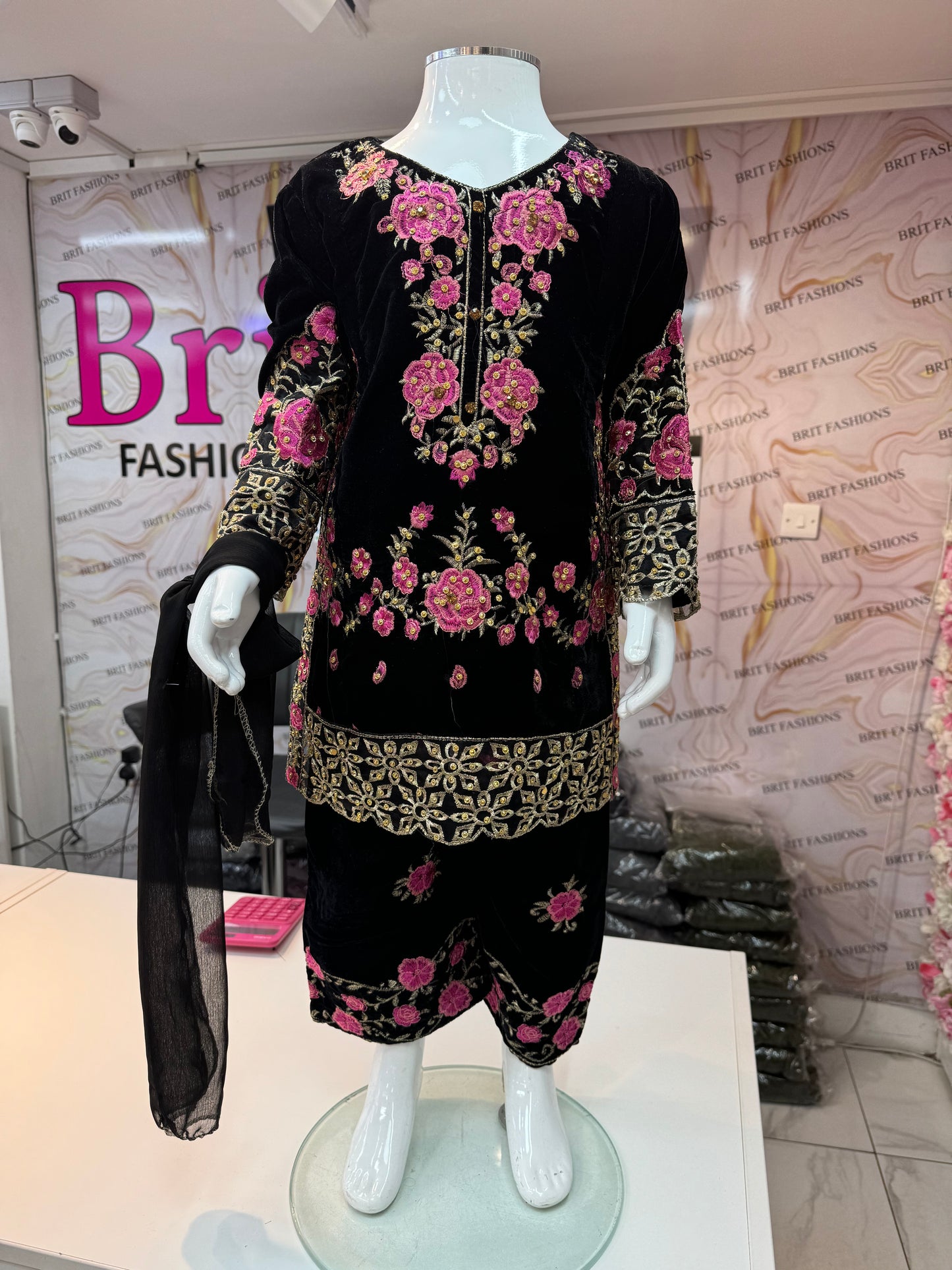 Brit 3 piece Kids luxury Valvet_81042 Pakistani ladies suit_ KIDS B296
