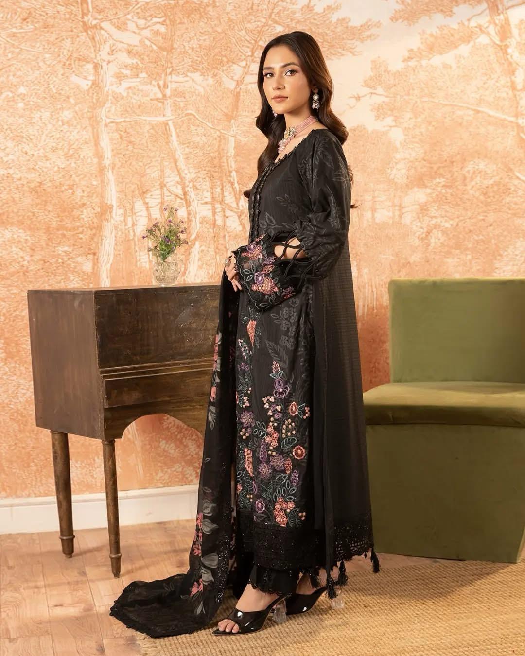M B inspired 3 piece stitched_7076 Pakistani dress