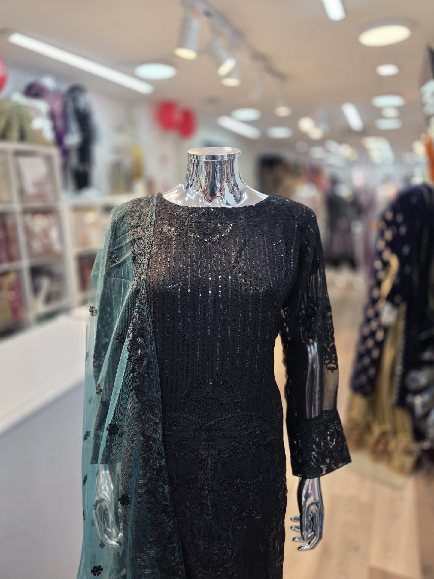 Brit 3 piece chiffon_8002 Pakistani ladies suit BC1