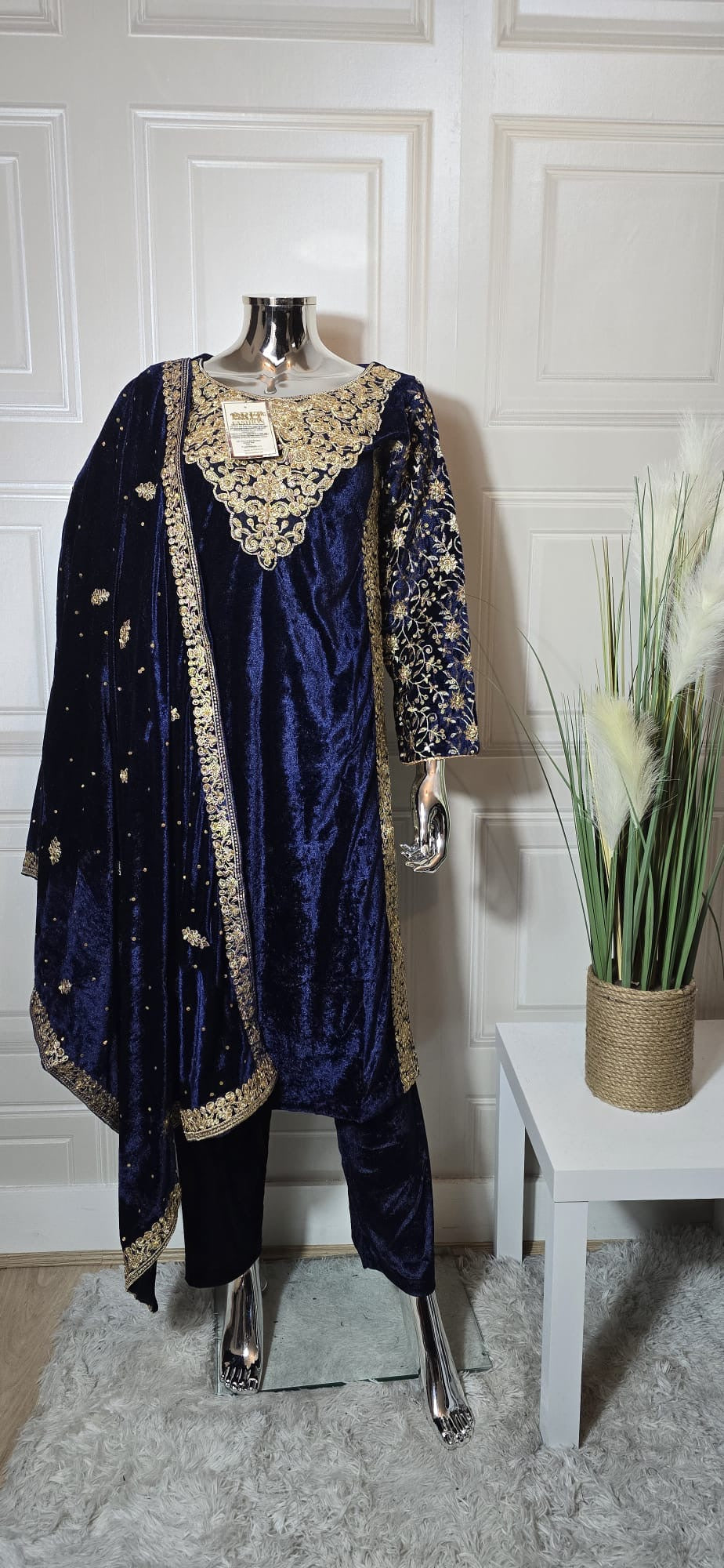 Brit Valvet 3 piece Valvet shawl_D2 navy