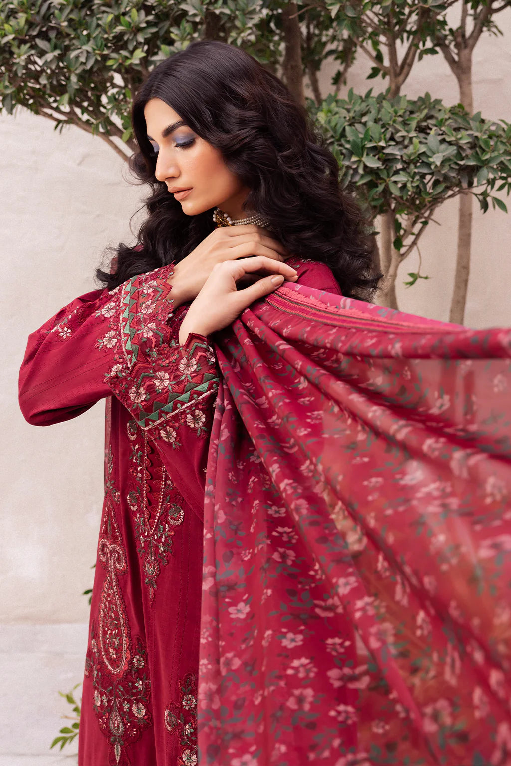 Iznik designer wear Pakistani ladies suit IZ1