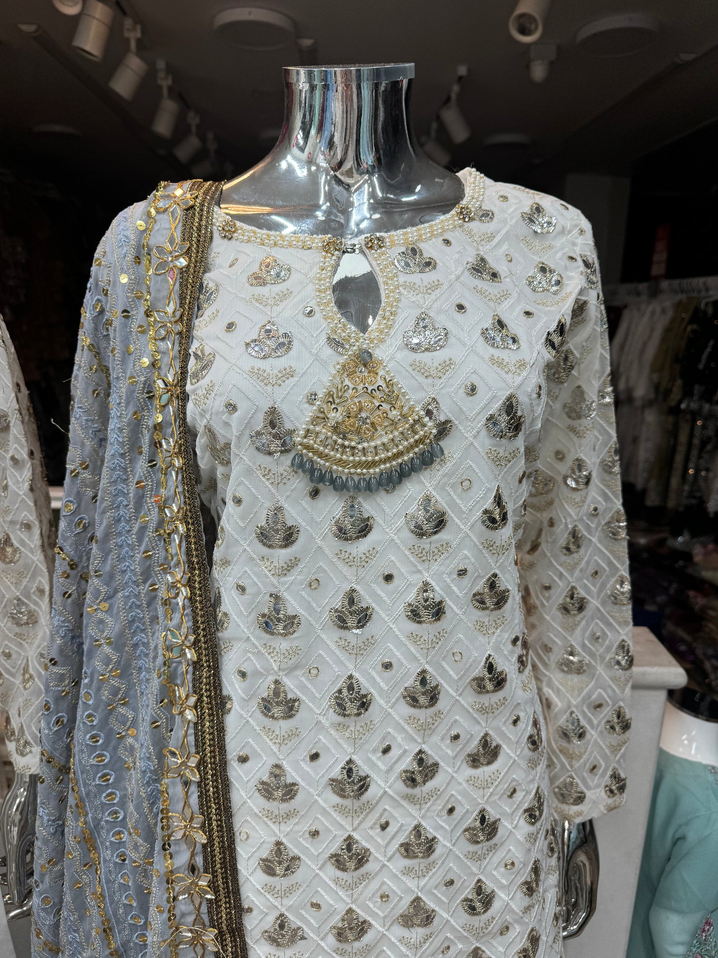 Brit 3 piece luxury chiffon _81042 Pakistani ladies suit B226