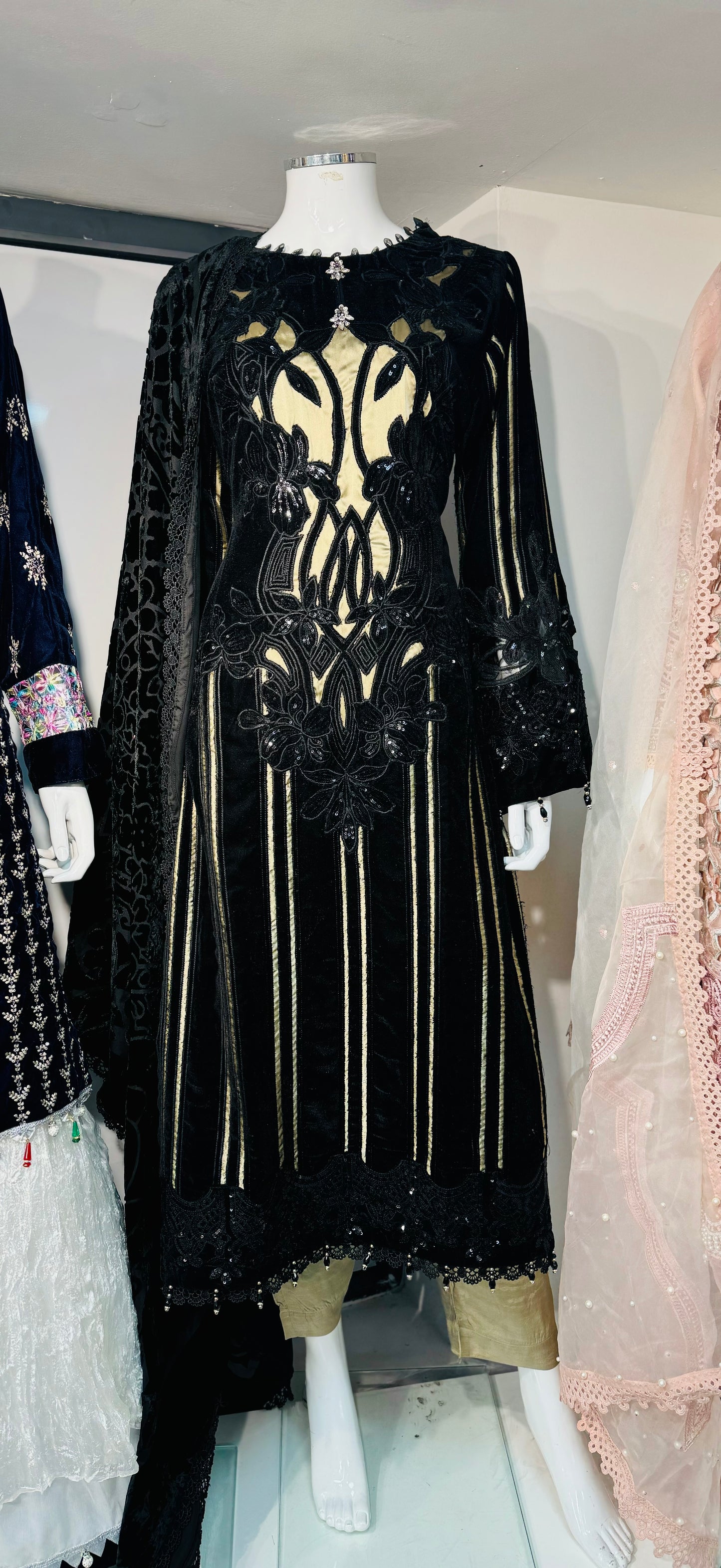 M B inspired 3 piece stitched_4061 Pakistani winter dress