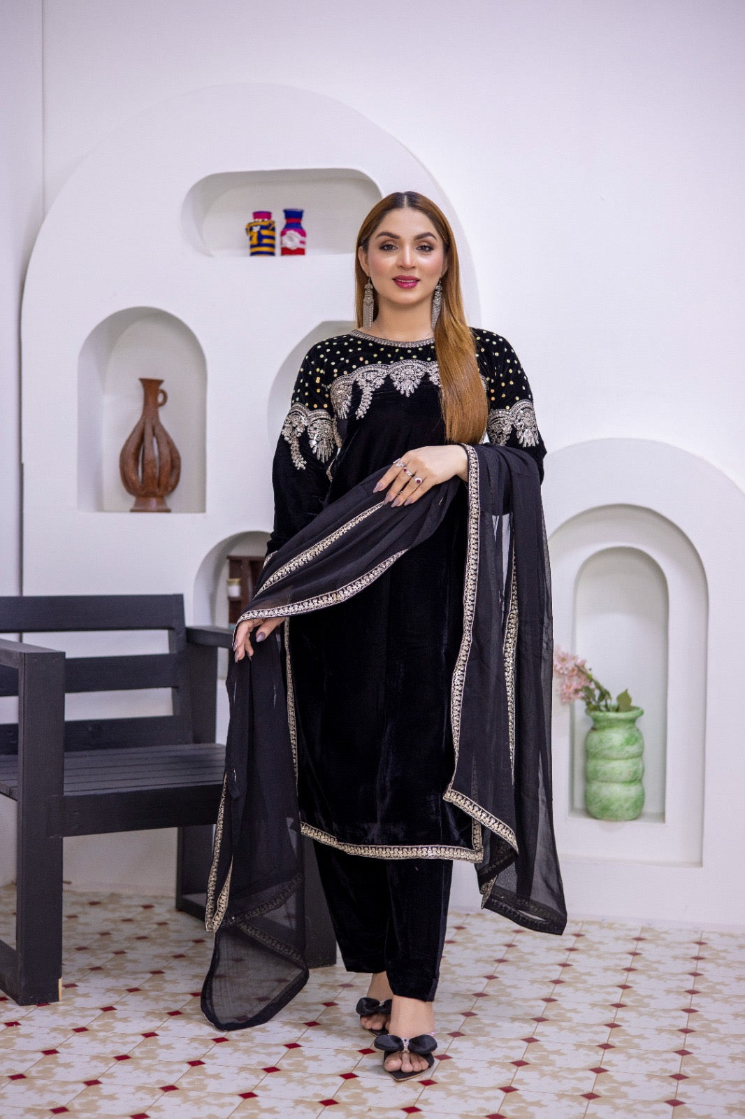 Brit 3 piece luxury Valvet_81042 Pakistani ladies suit Black B299