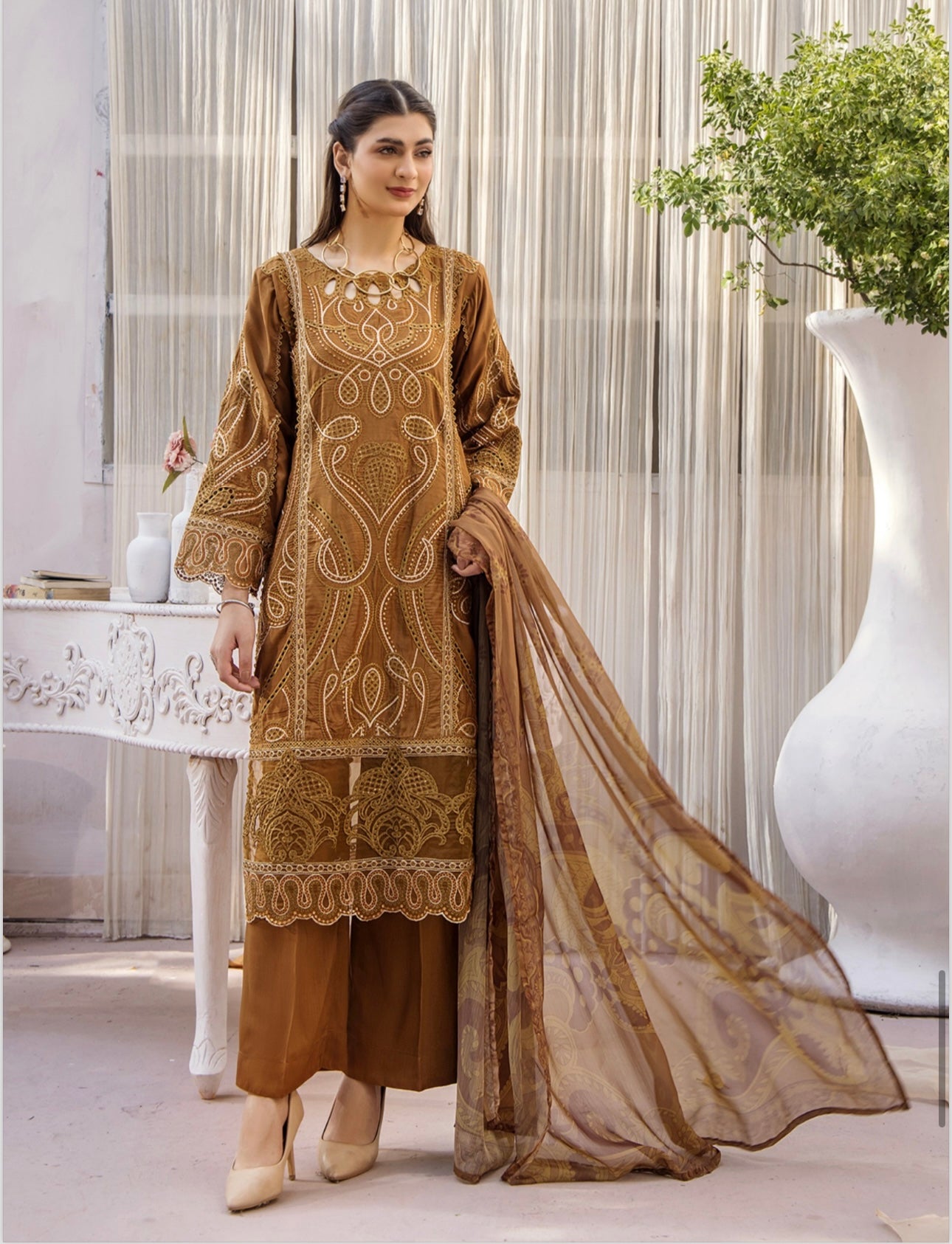 Brit 3 piece Visocose _100243 ladies suit B144