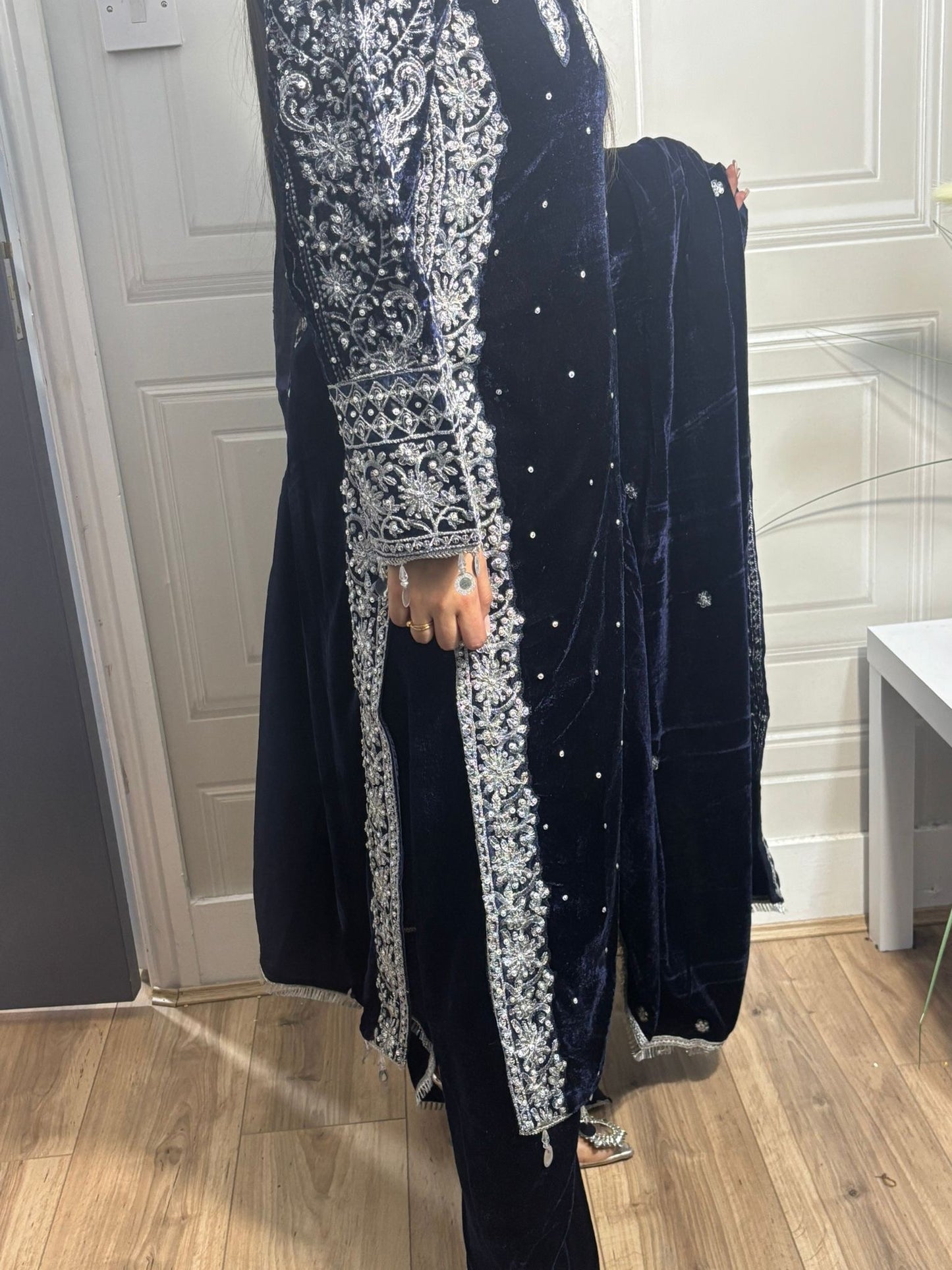 Brit 3 piece velvet_7030 ladies suit with shawl navy B44