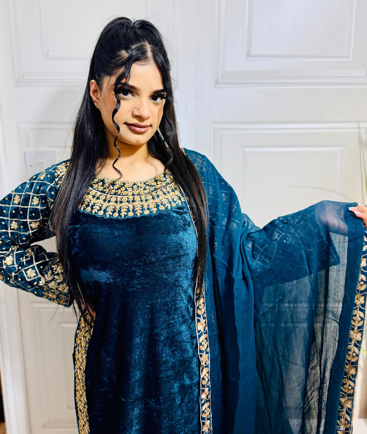 Brit 3 piece velvet_7008 Pakistani ladies suit Teal B43