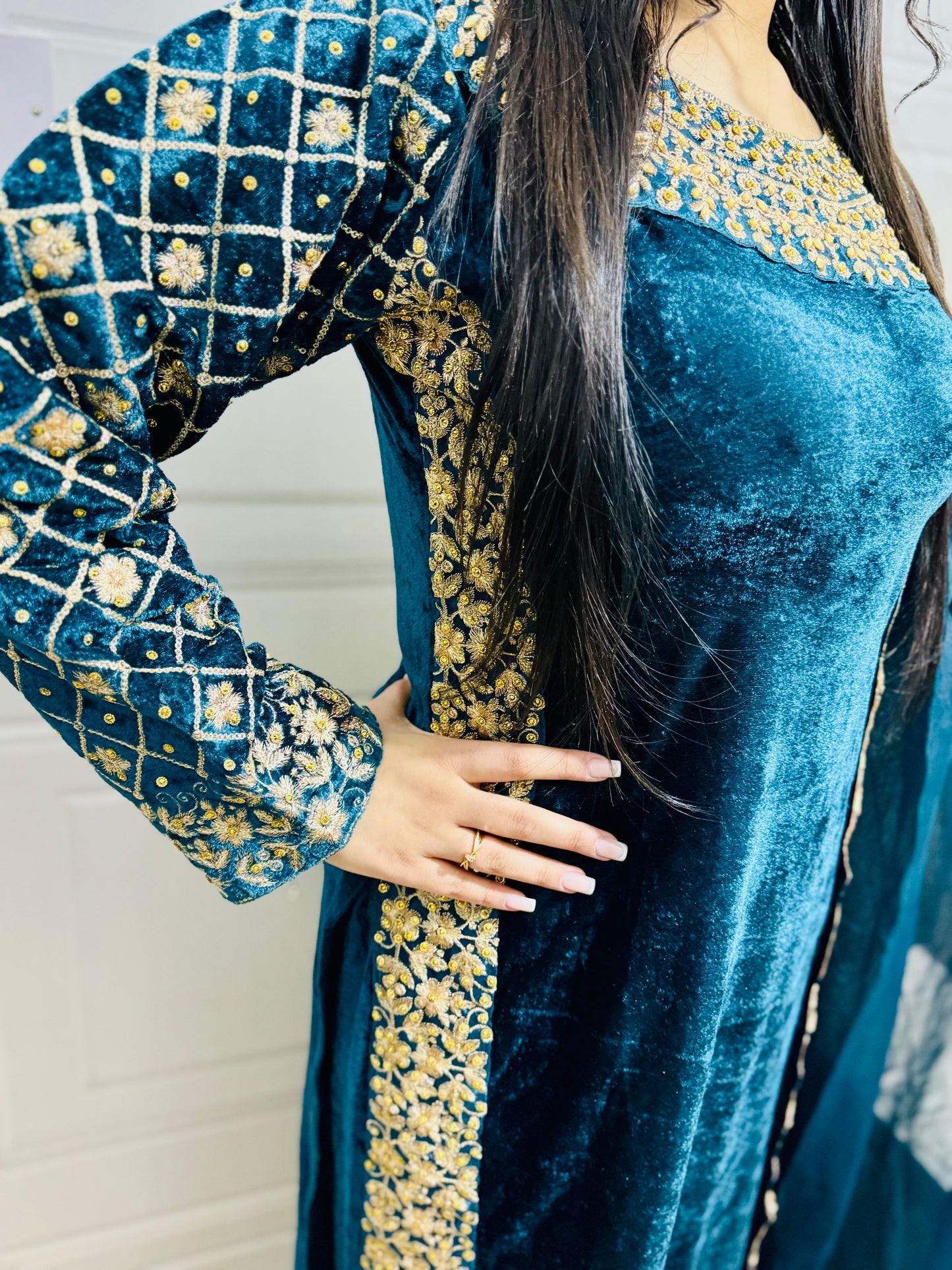 Brit 3 piece velvet_7008 Pakistani ladies suit Teal B43