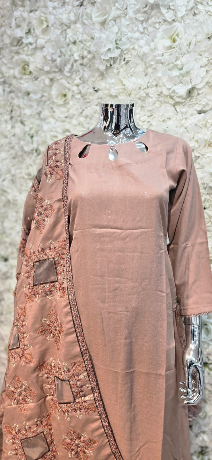 Brit 3 piece Dhanak with embroidery shawl_6061 ladies suit B33