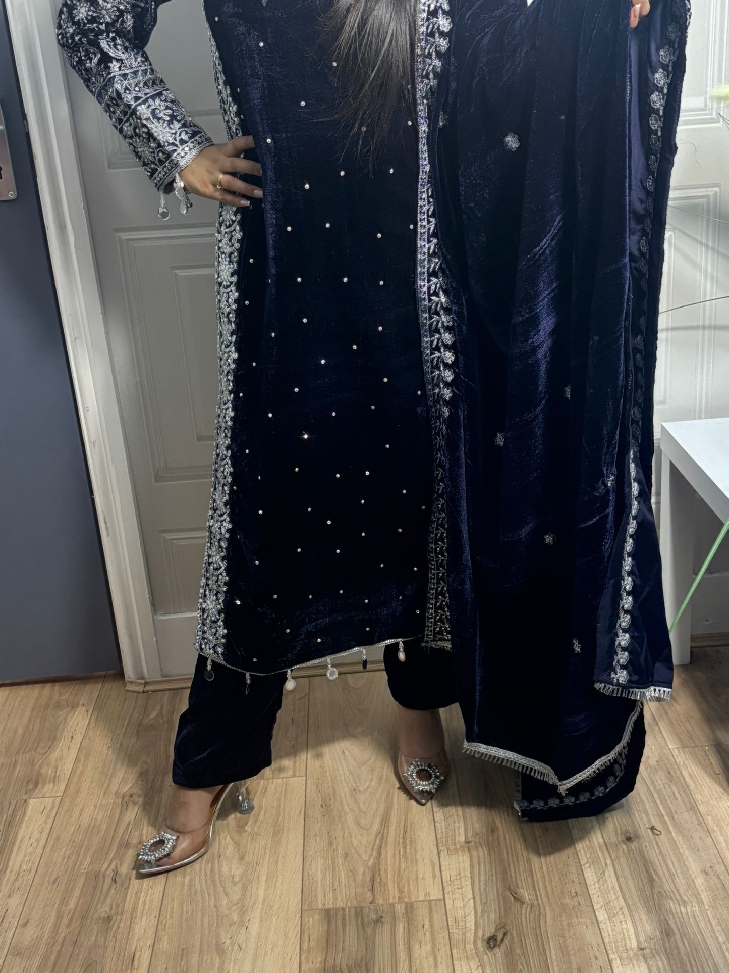 Brit 3 piece velvet_7030 ladies suit with shawl navy B44