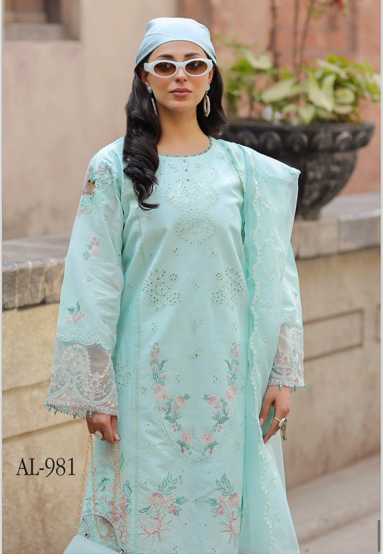 Brit 3 piece mother and daughter _9096 B90