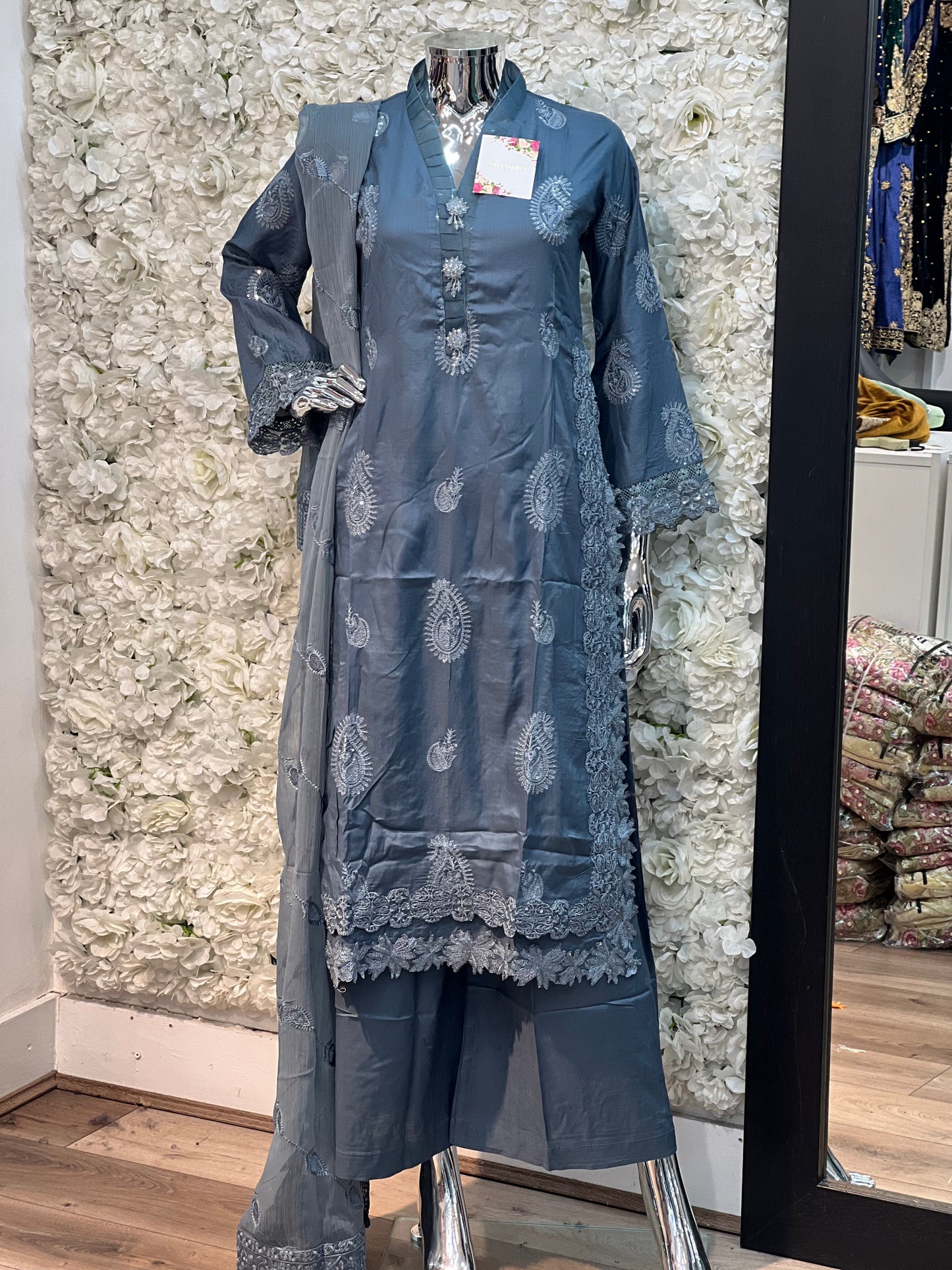 Brit 3 piece Viscose_6057 ladies suit grey B32