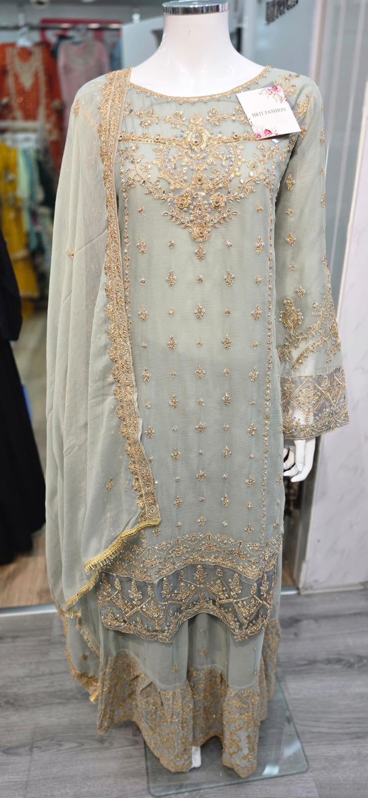 Brit 3 piece luxury chiffon_81042 Pakistani ladies suit B193