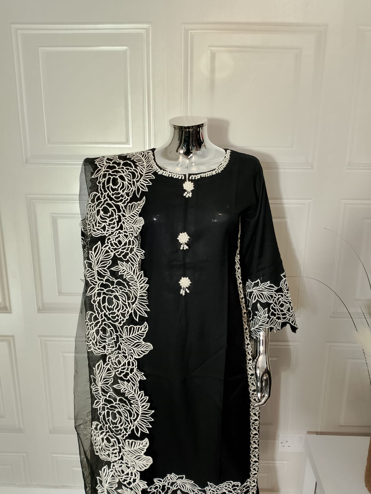 Brit Dhanak 3 piece_4029 black B22