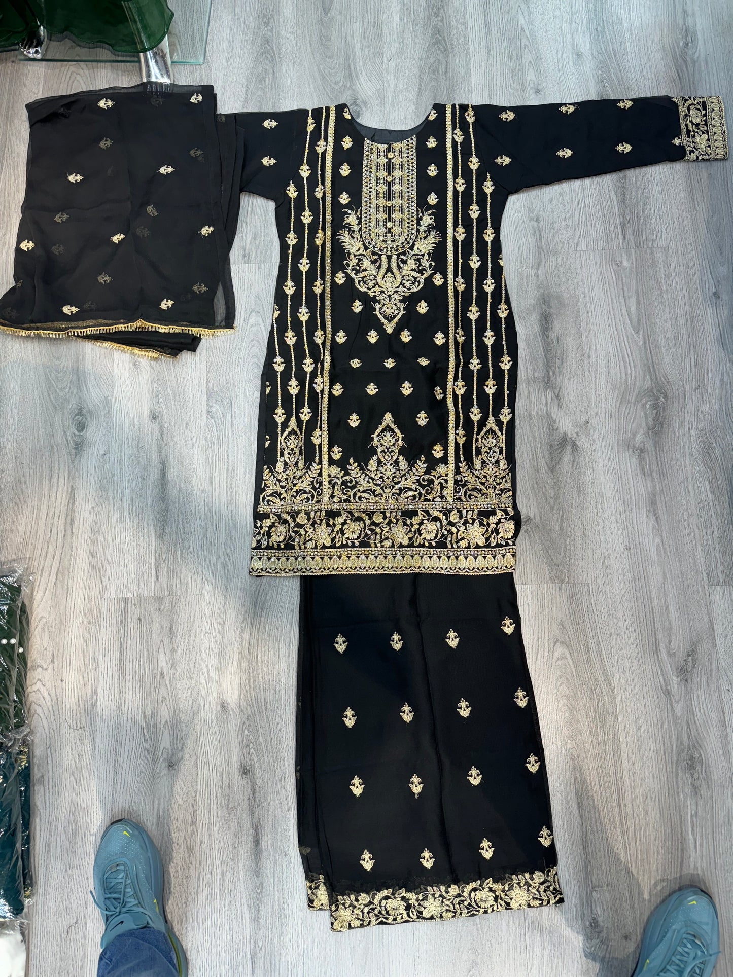 Brit 3 piece chiffon_81042 Pakistani ladies suit black B277
