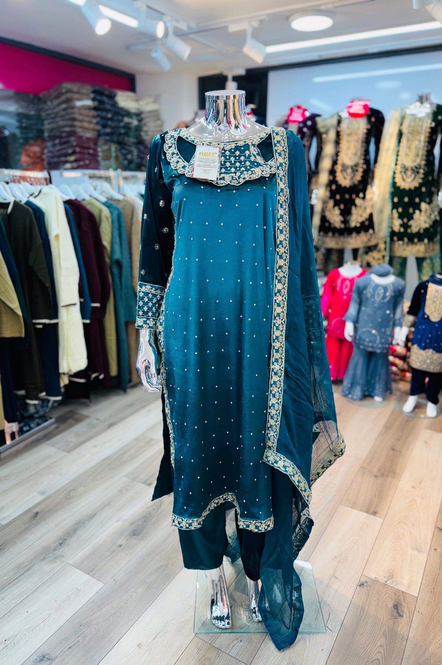 Brit 3 piece velvet_5016 Pakistani ladies suit B3
