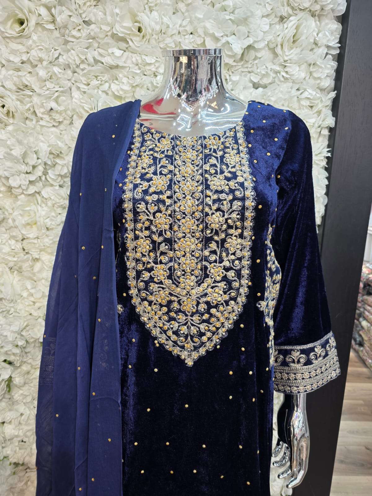 Brit 3 piece velvet_7051 ladies suit navy B48