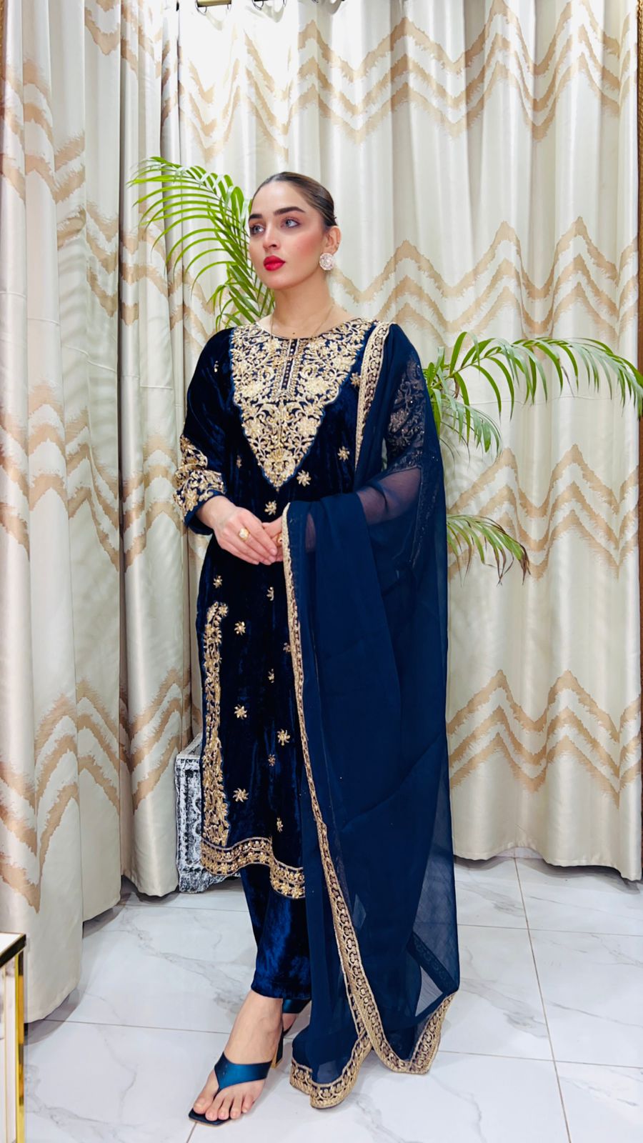 Brit 3 piece velvet_7057 ladies suit navy B49