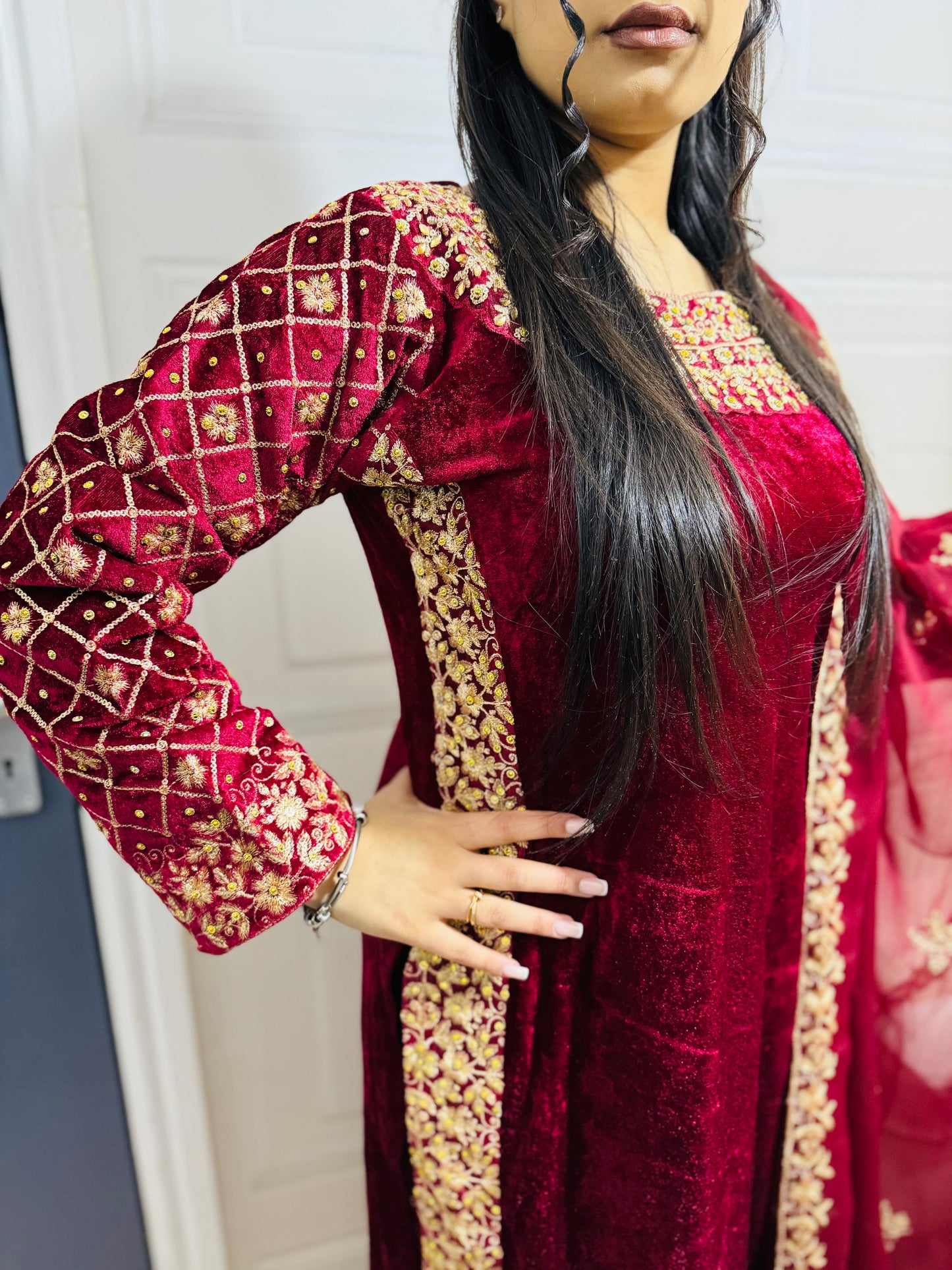 Brit 3 piece velvet_7006 Pakistani ladies suit mehroon B43