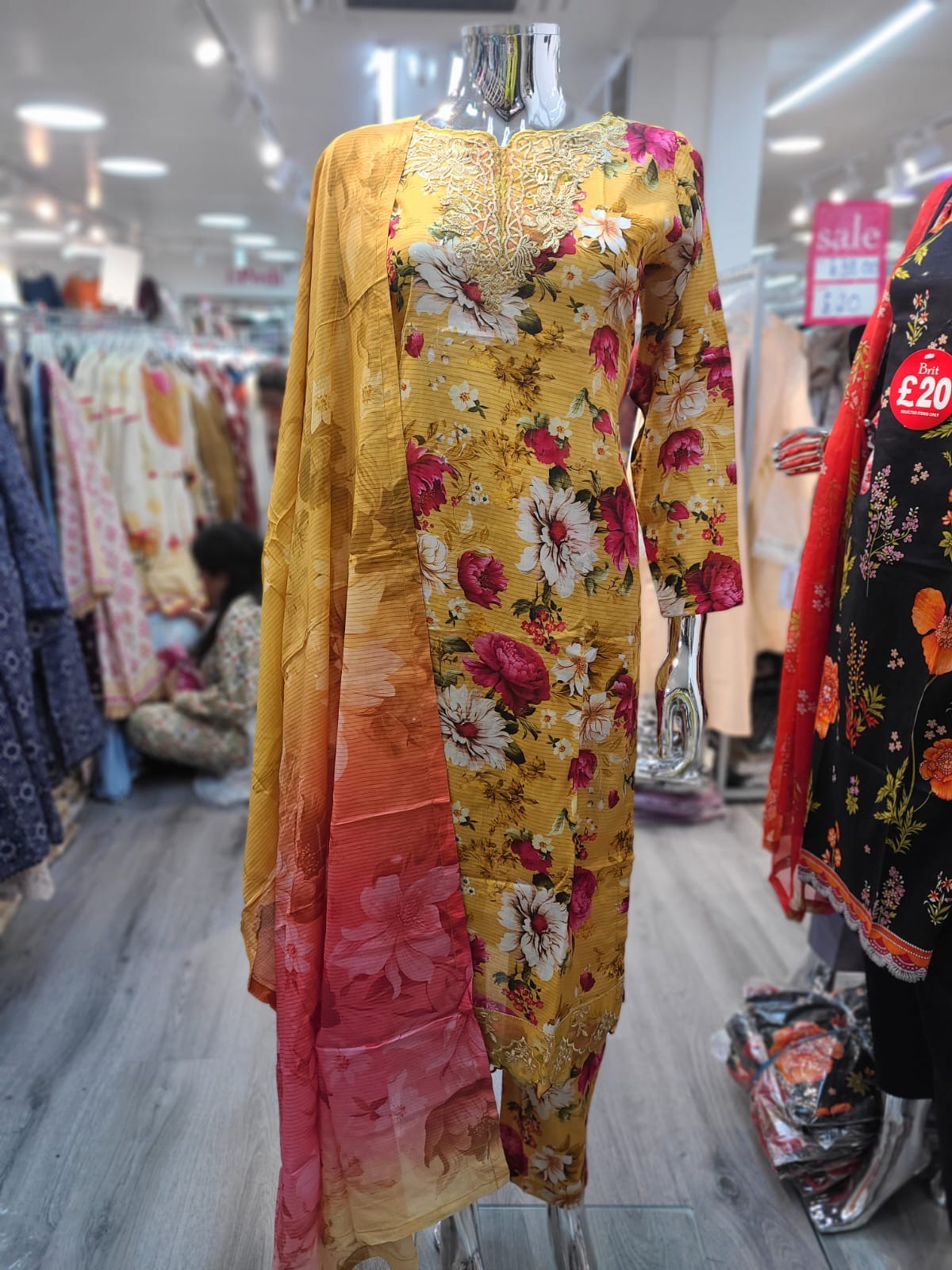 M print inspired 3 piece luxury lawn_81042 Pakistani ladies suit B202