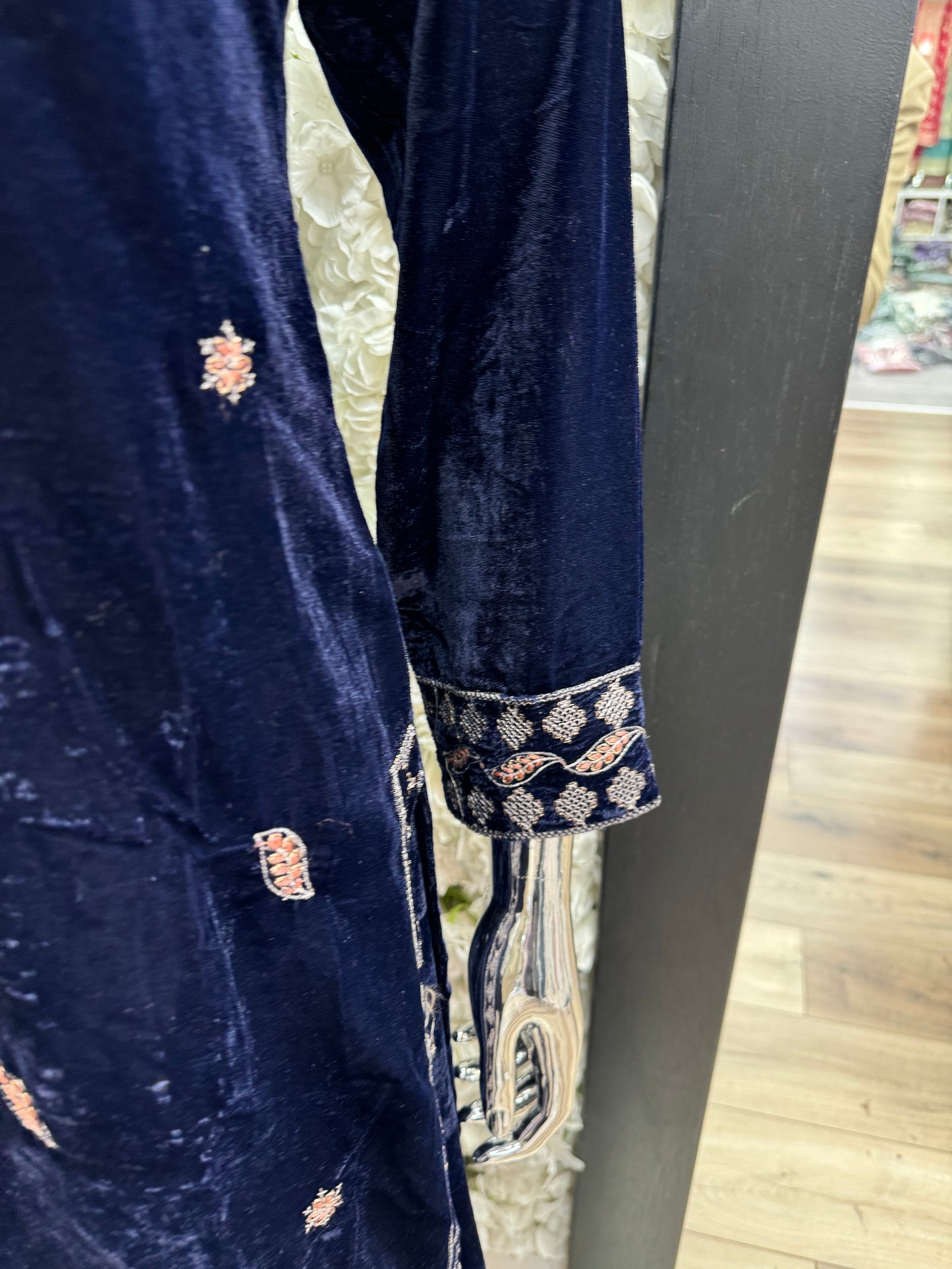 Brit 3 piece luxury Valvet with designer shawl_81042 Pakistani ladies suit Navy B285