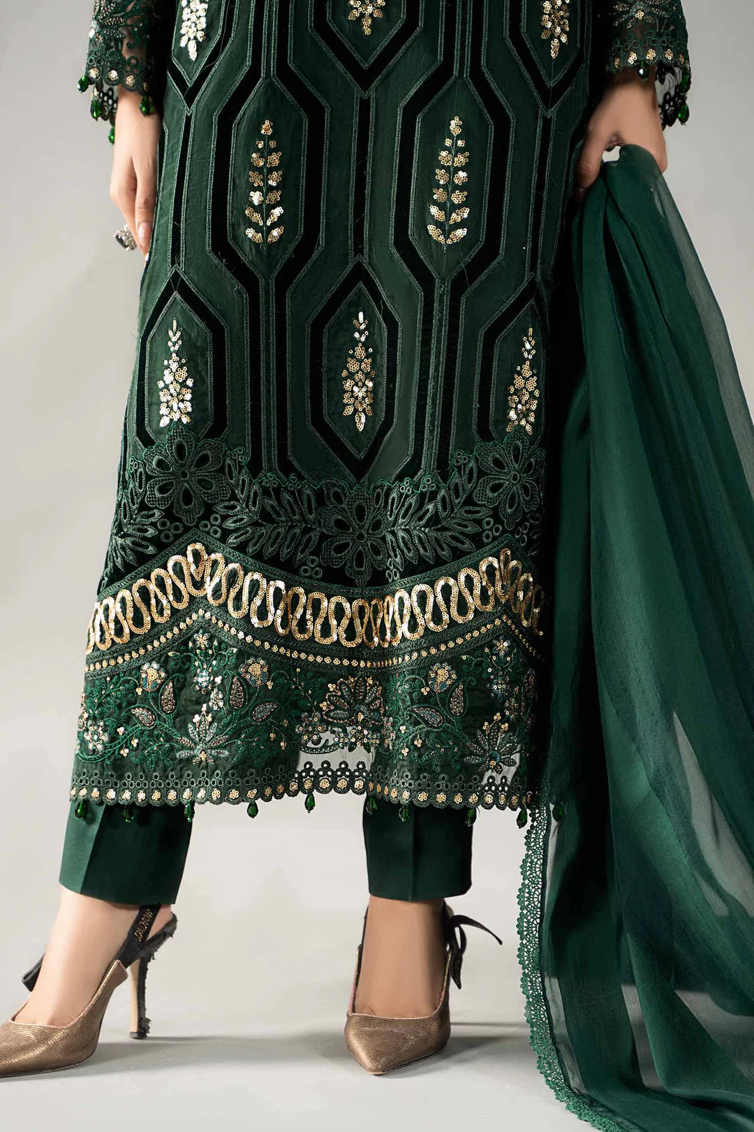 M B original 3 piece stitched_4059 Pakistani winter dress