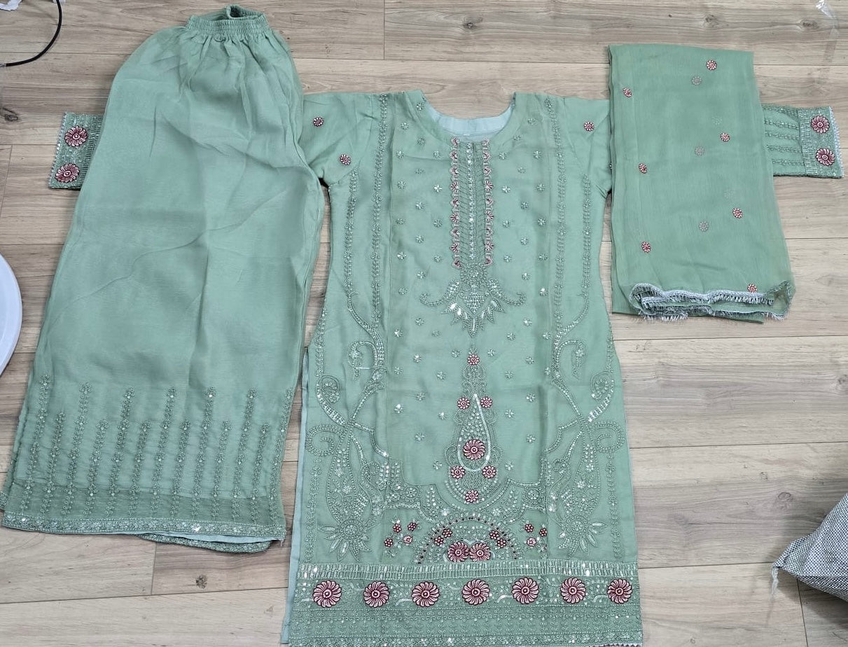 Brit 3 piece luxury chiffon_81042 Pakistani ladies suit B238