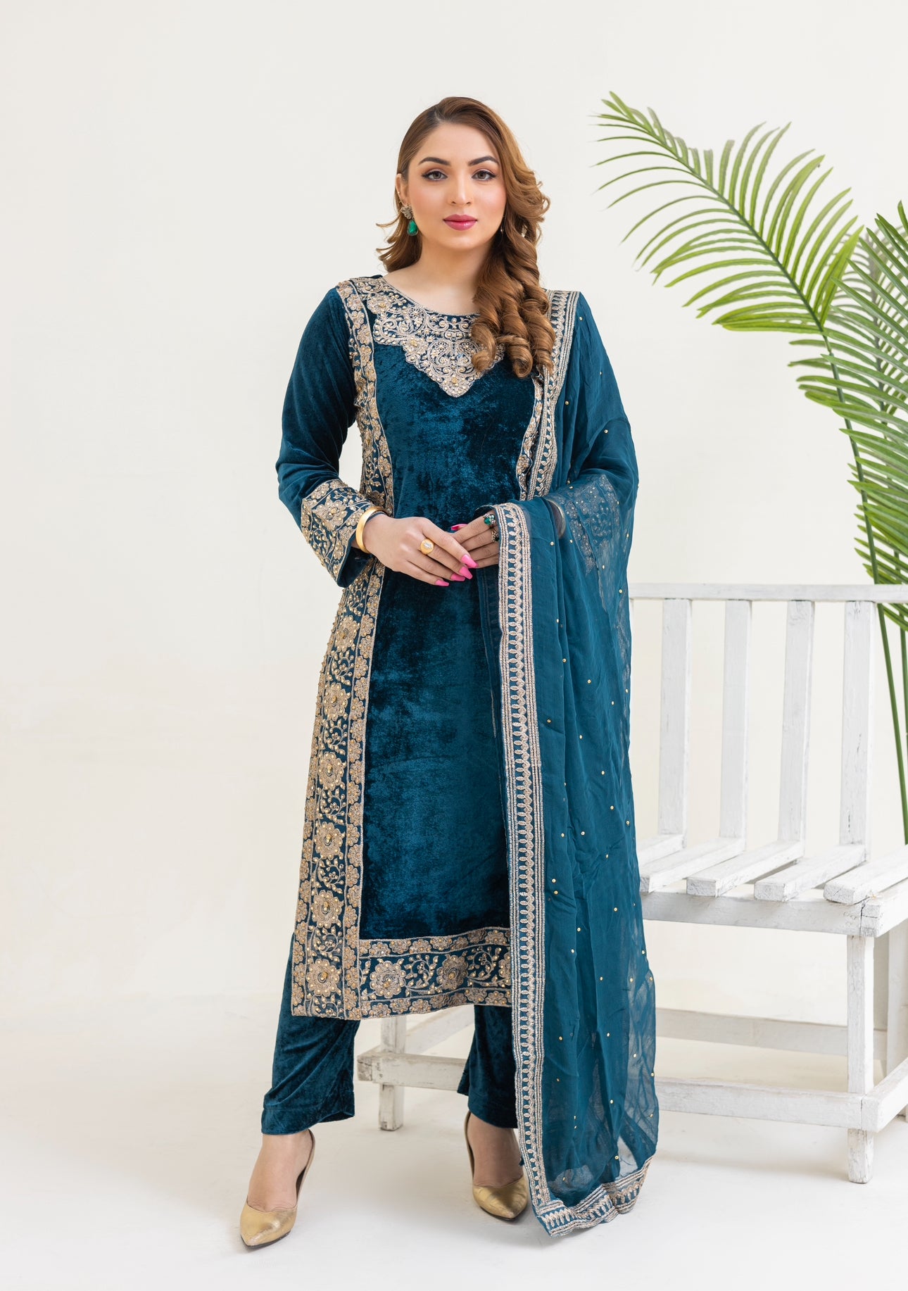 Brit 3 piece velvet _2058 ladies Pakistani suit B29