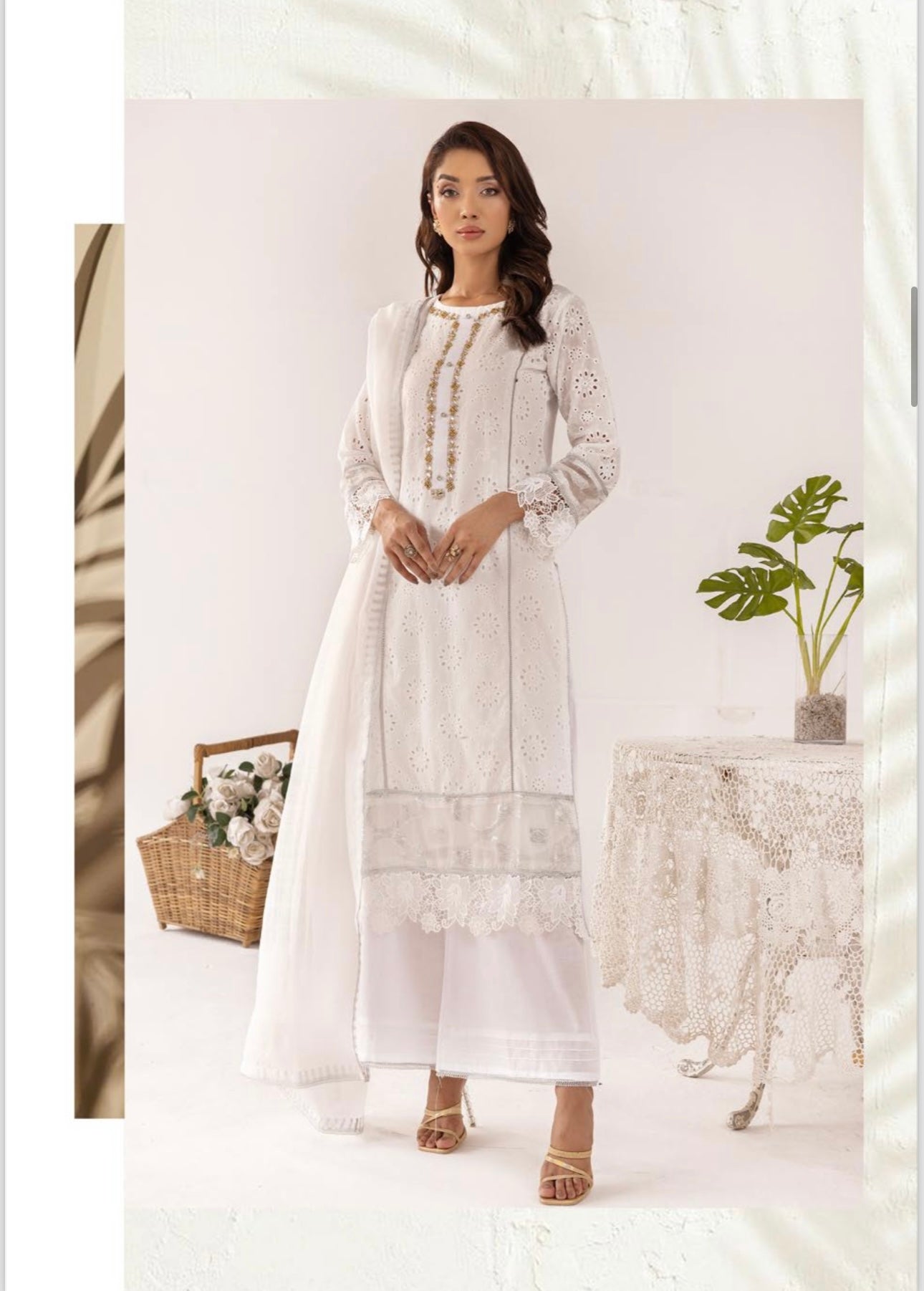 Simrans 3 piece chickenkari add work_8052 Pakistani ladies suit b68