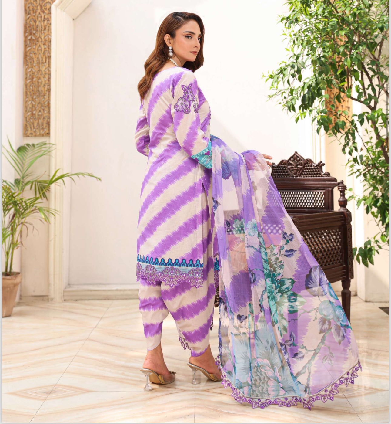 Charizma inspired 3 piece Lawn_100311 Pakistani ladies suit B211