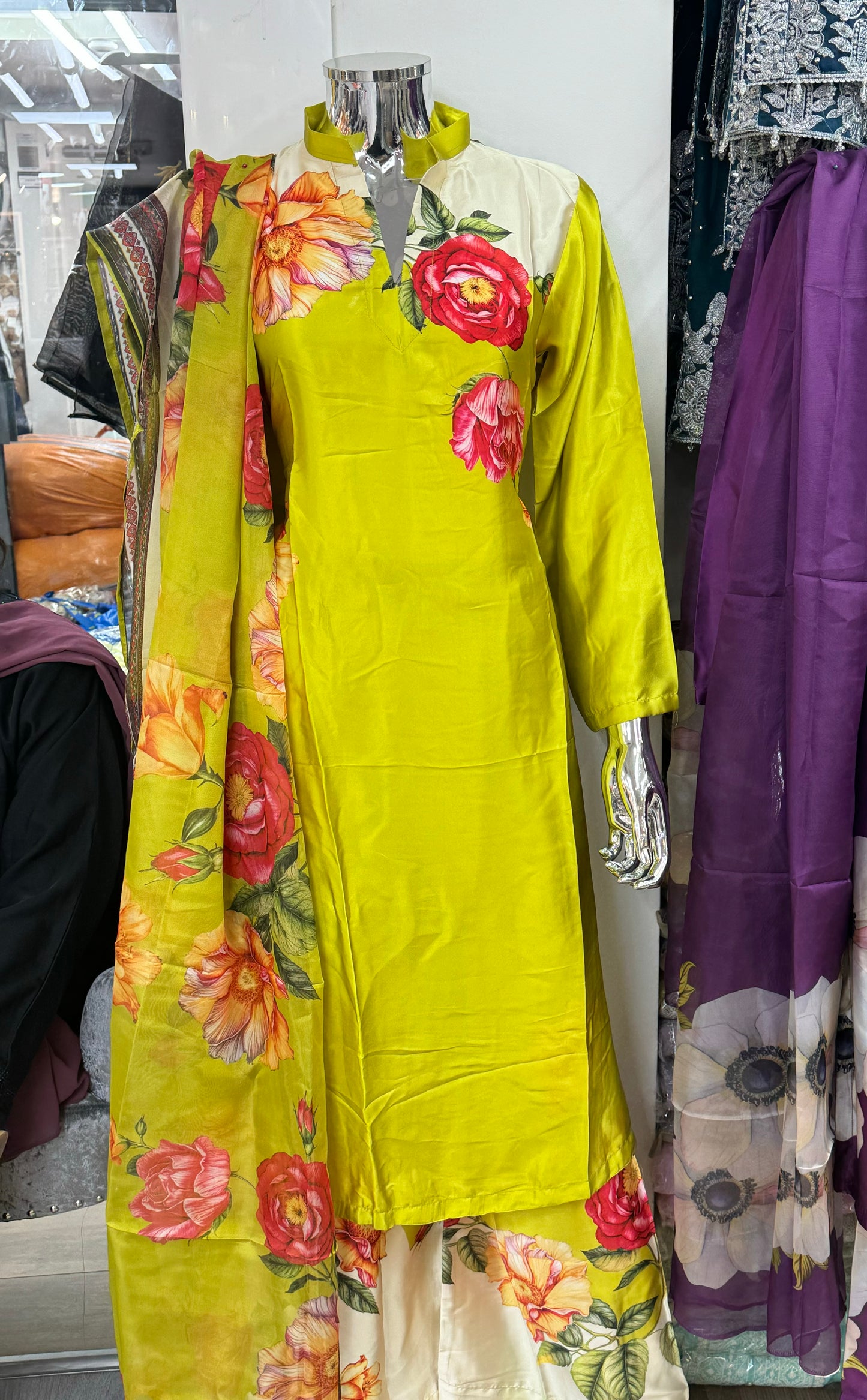 Brit 3 piece luxury Silk_81042 Pakistani ladies suit B197