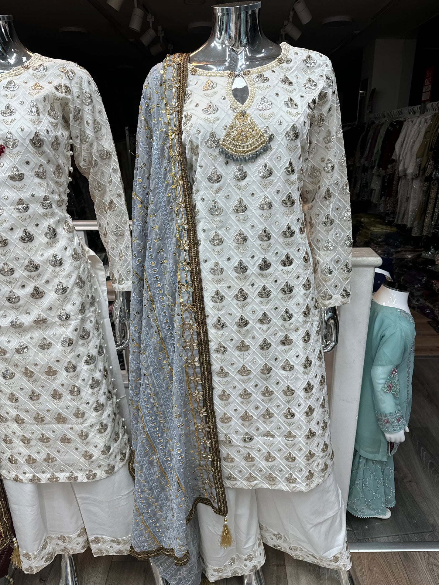 Brit 3 piece luxury chiffon _81042 Pakistani ladies suit B226