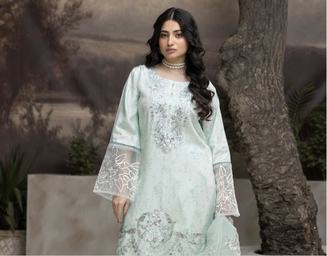 Brit 3 piece luxury Viscose_10045 Farshi shalwar B108