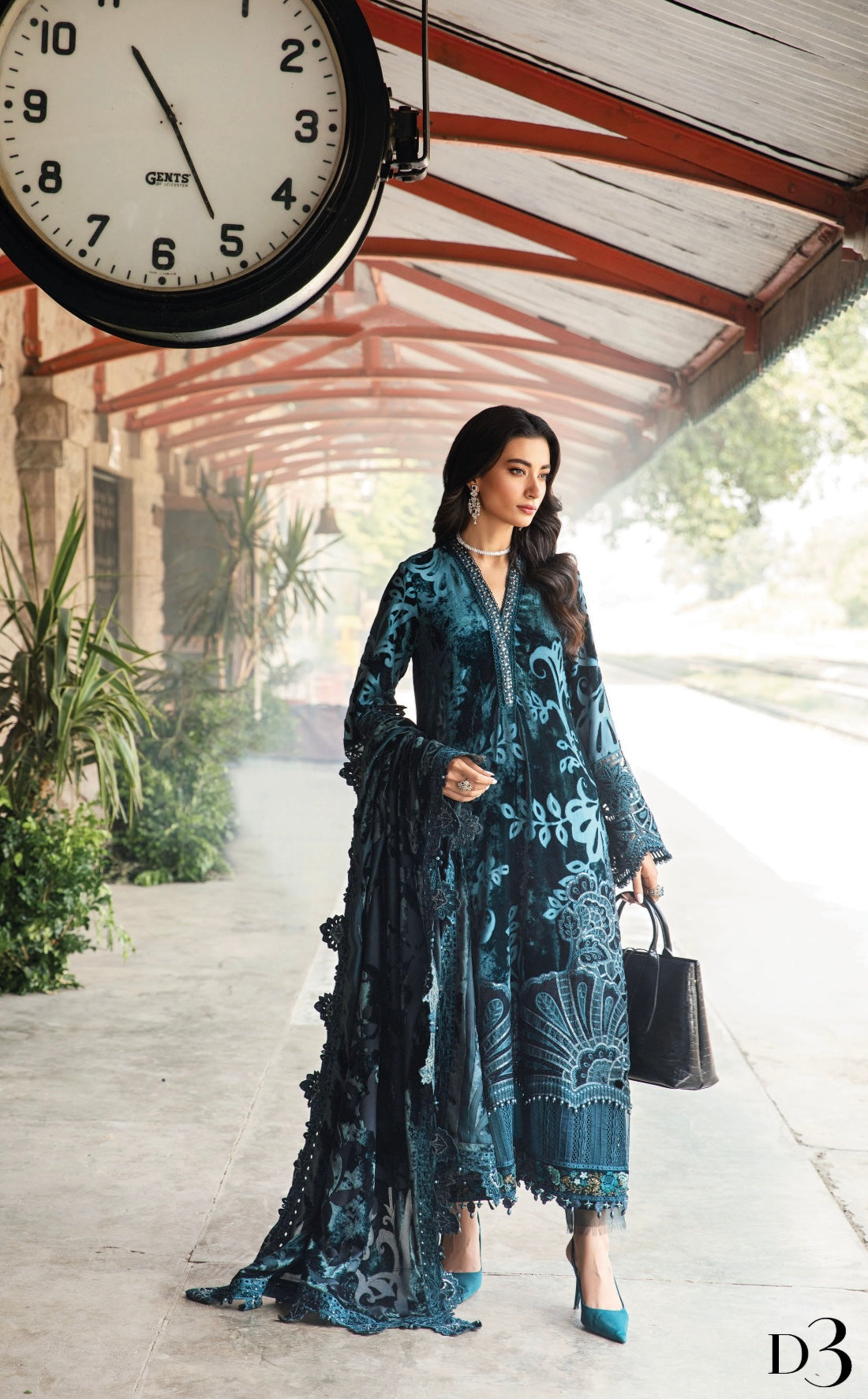 M B original 3 piece stitched_4054 Pakistani winter dress