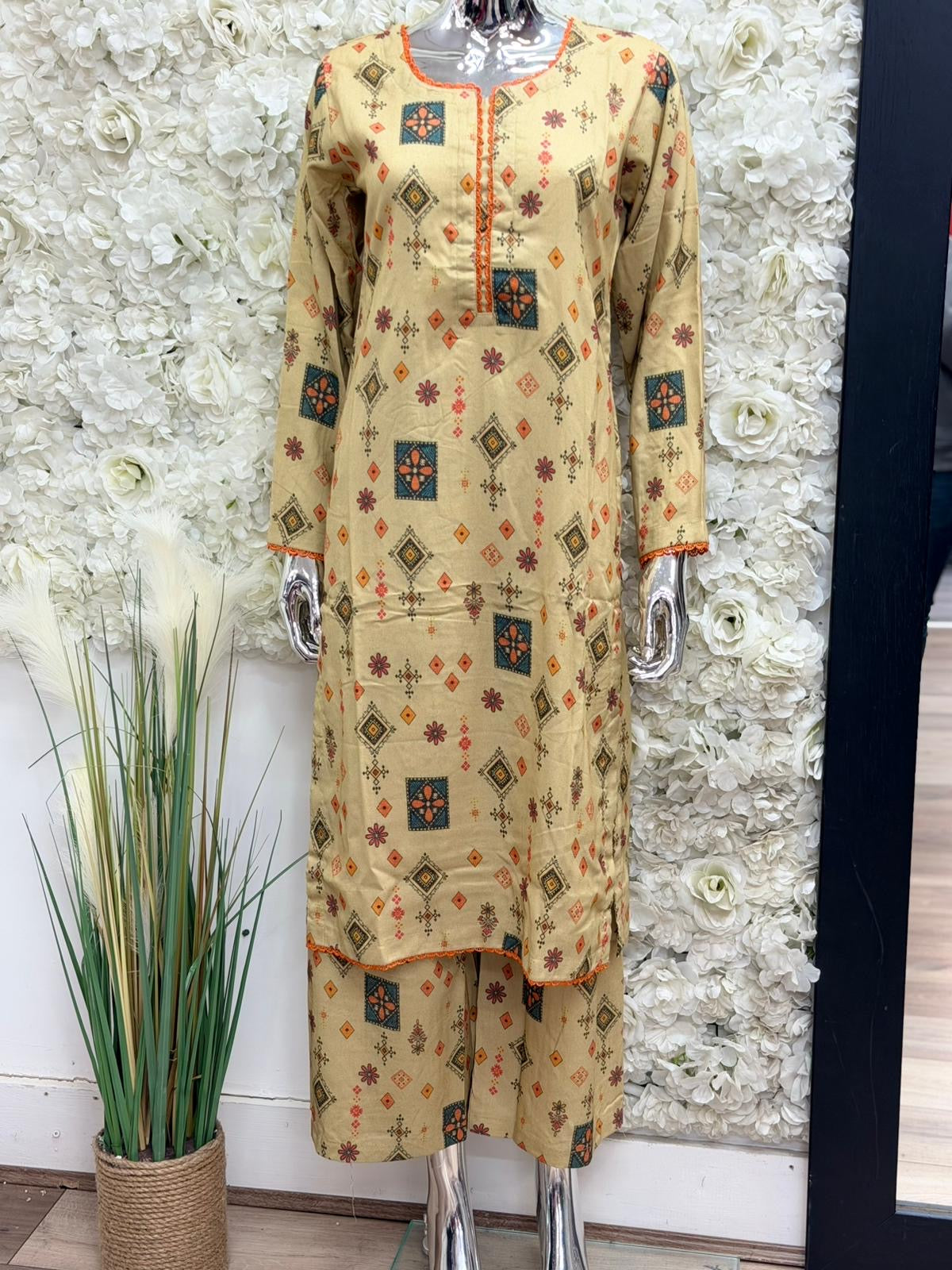 Brit 2 piece Dhanak Pakistani ladies Winter collection suit B399