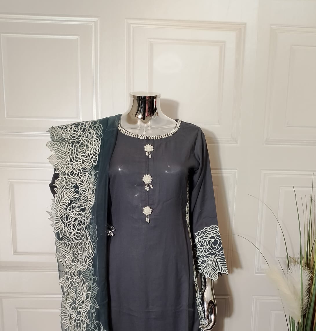 Brit Dhanak 3 piece_4030 Grey B22