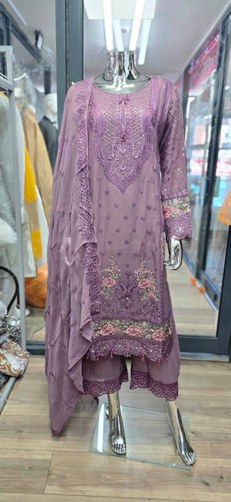 Brit 3 piece luxury chiffon_81042 Pakistani ladies suit B238