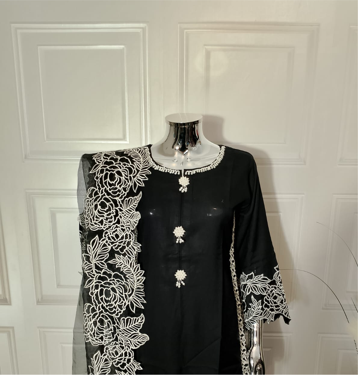 Brit Dhanak 3 piece_4029 black B22