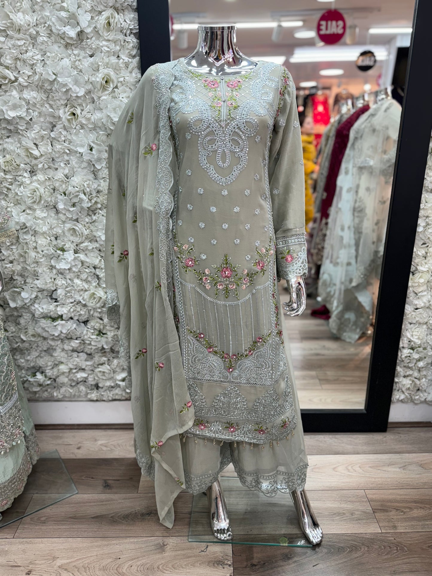 Brit 3 piece luxury chiffon_81042 Pakistani ladies suit B238