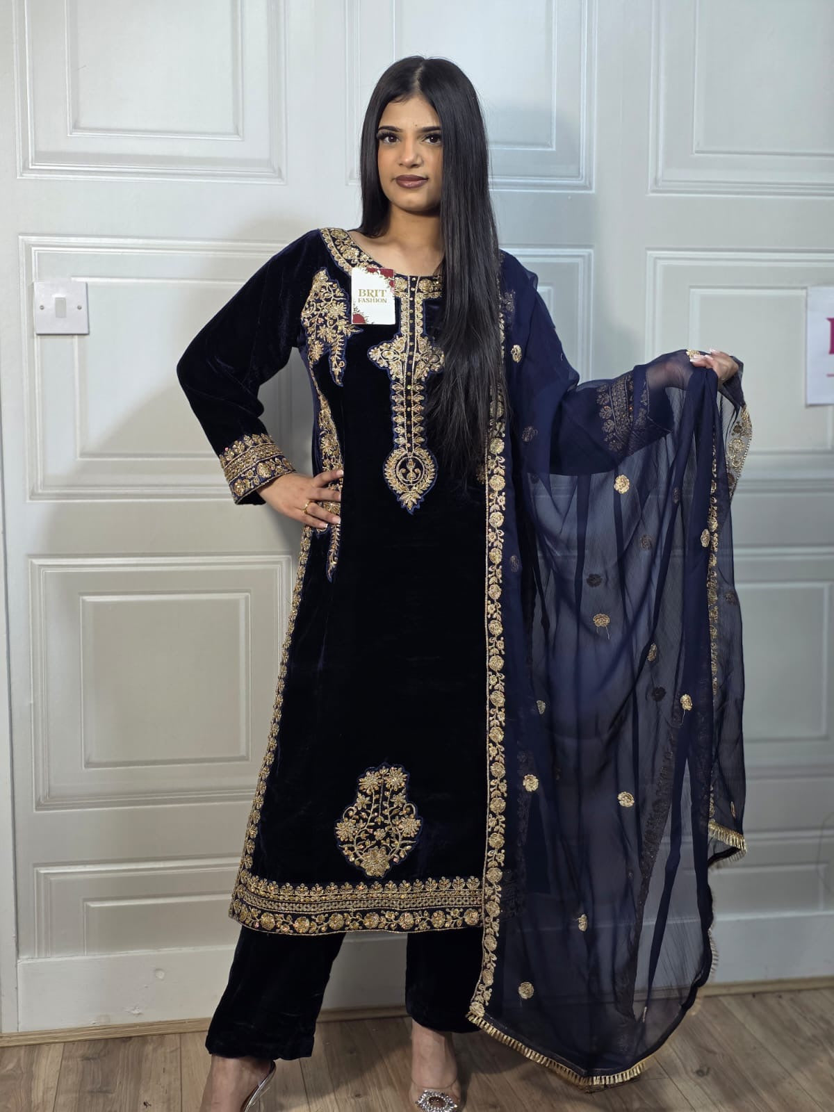 Brit 3 piece velvet_7025 ladies suit black VB3