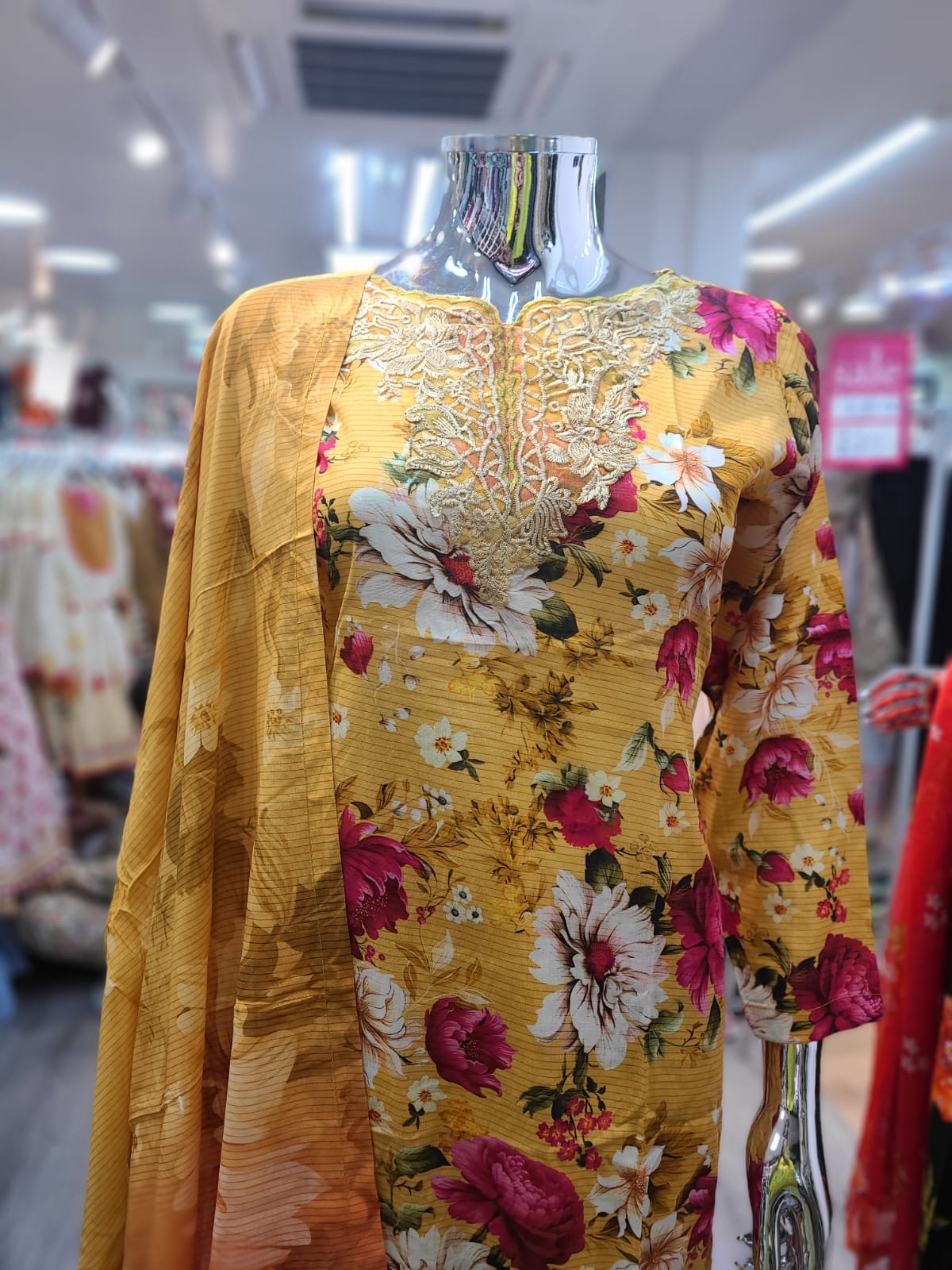 M print inspired 3 piece luxury lawn_81042 Pakistani ladies suit B202