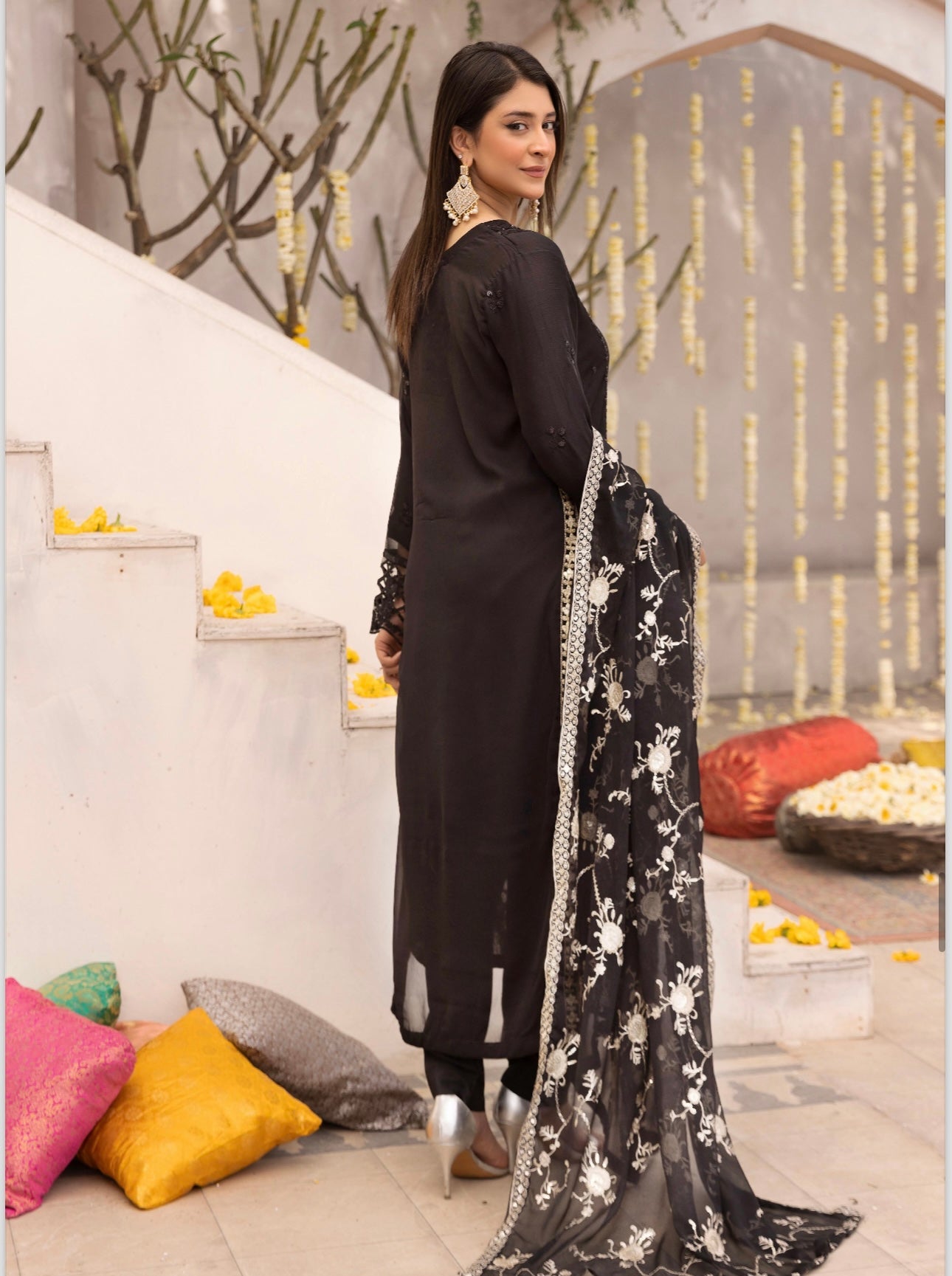 Simrans 3 piece lux wedding wear_100181 Pakistani ladies suit B131