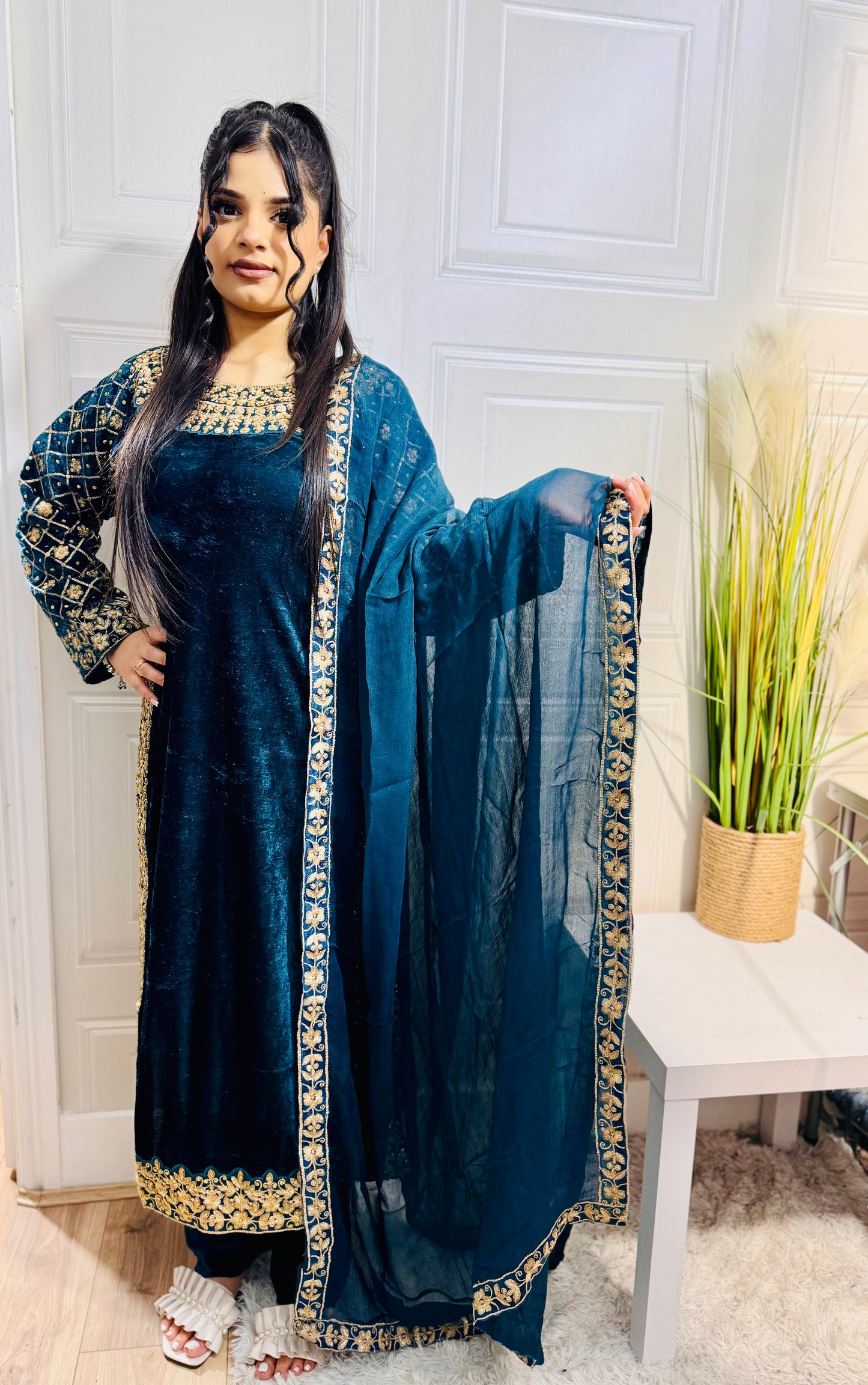 Brit 3 piece velvet_7008 Pakistani ladies suit Teal B43