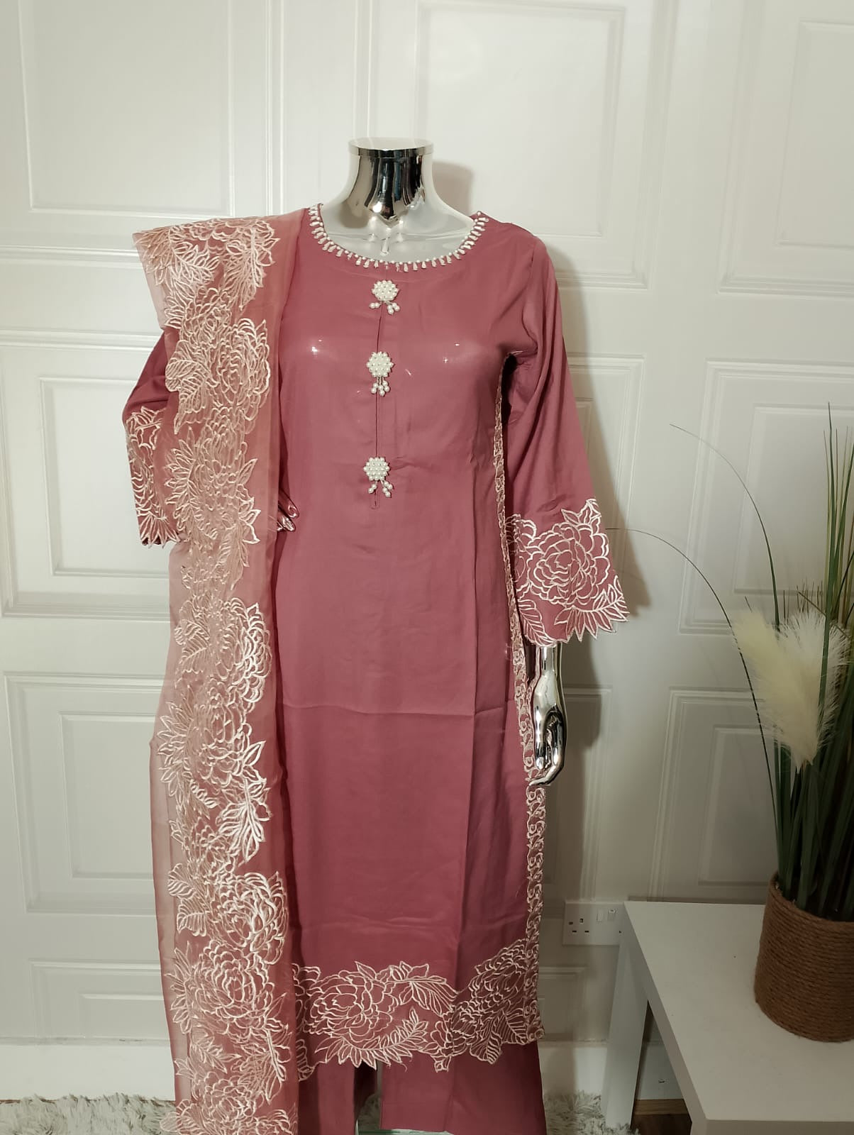 Brit Dhanak 3 piece_4031 Pink B22