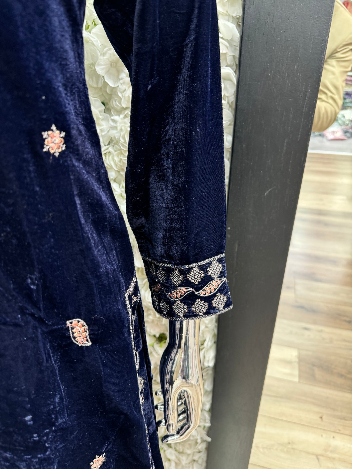 Brit 3 piece luxury Valvet with designer shawl_81042 Pakistani ladies suit Navy B285