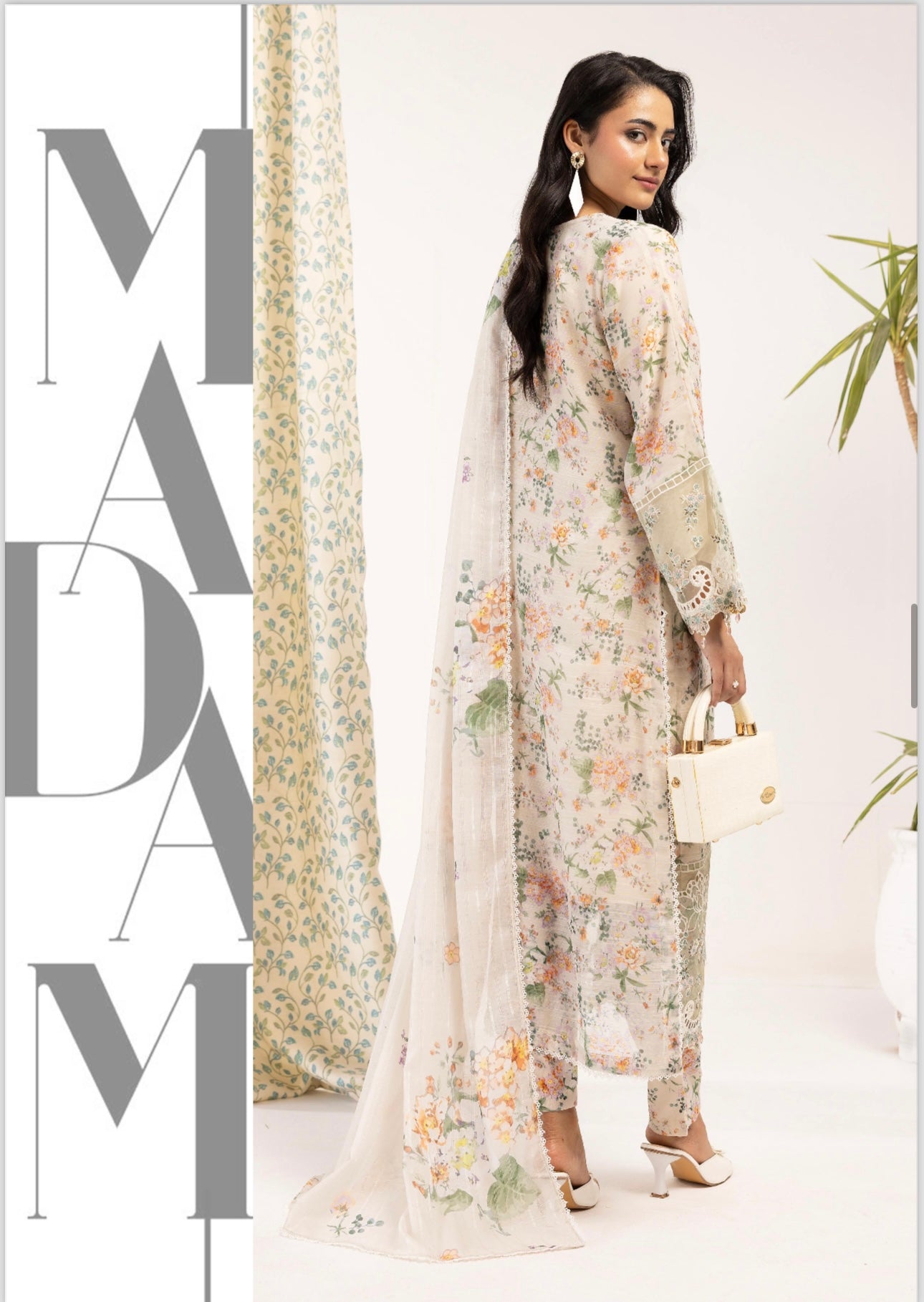 Simrans 3 piece Viscose_100172 Pakistani ladies suit B129