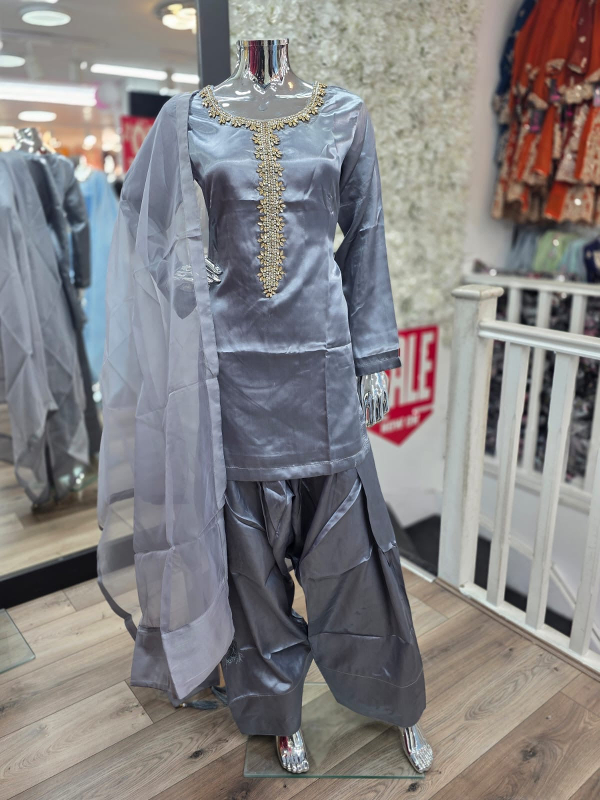 Brit 3 piece luxury silk_81042 Pakistani ladies suit B208