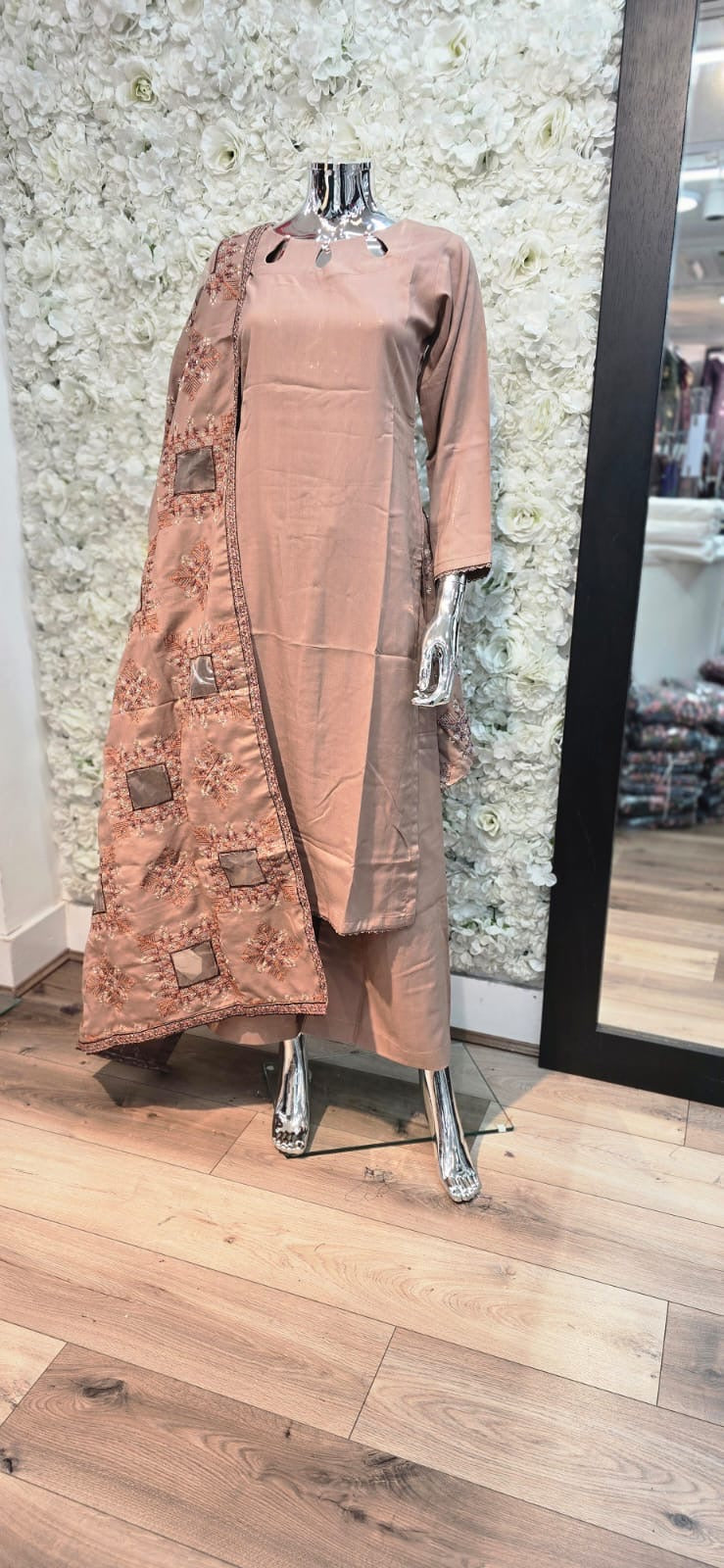 Brit 3 piece Dhanak with embroidery shawl_6061 ladies suit B33